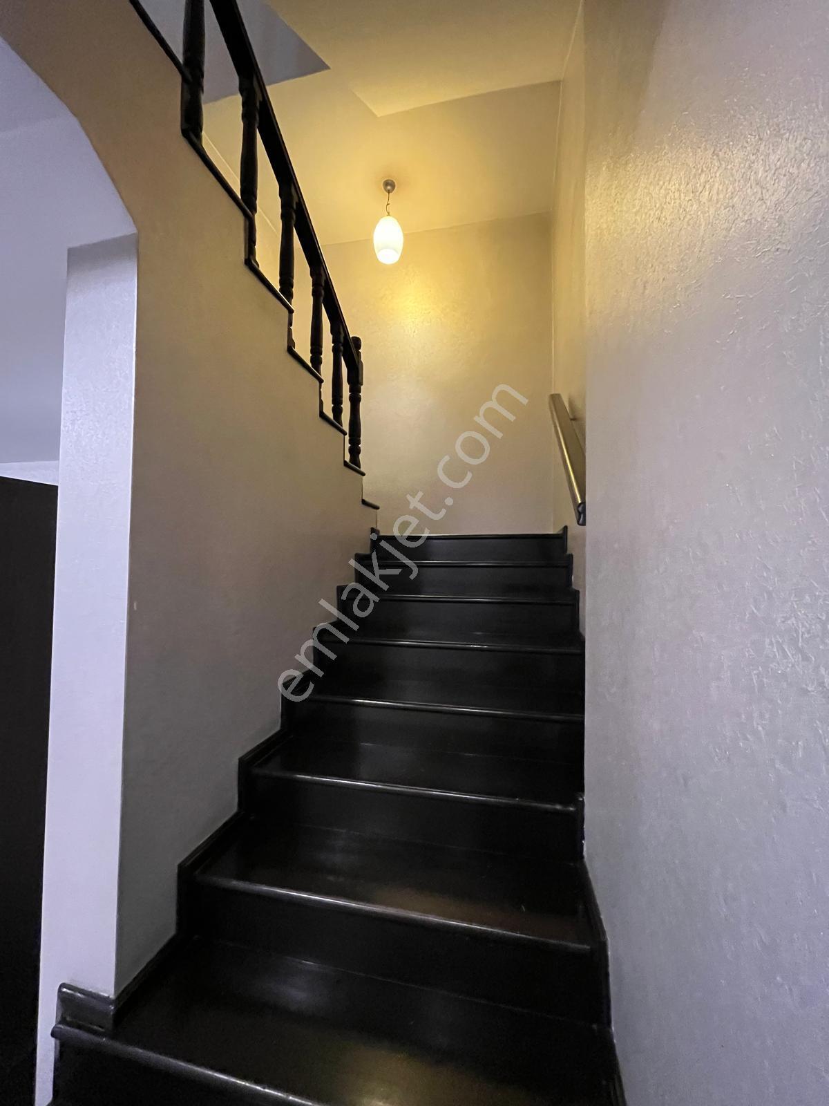 İki Nisan Caddesinde Satılık Site İçi Tripleks Villa - Görsel 24
