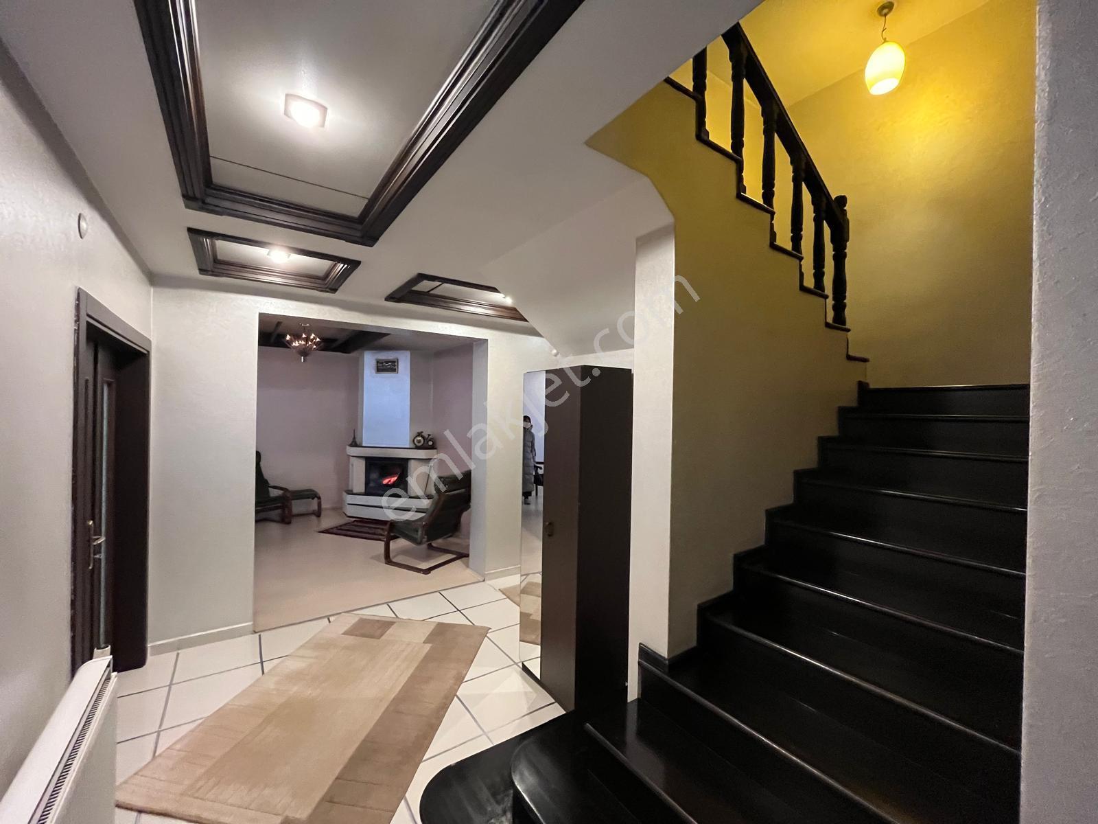 İki Nisan Caddesinde Satılık Site İçi Tripleks Villa - Görsel 27