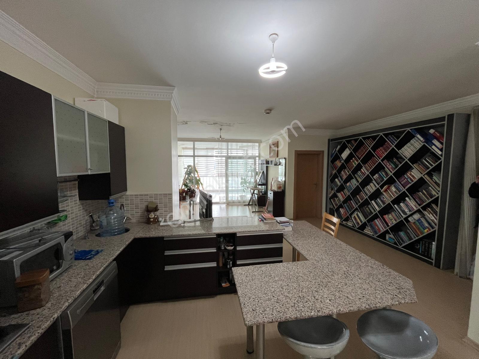 İki Nisan Caddesinde Satılık Site İçi Tripleks Villa - Görsel 21