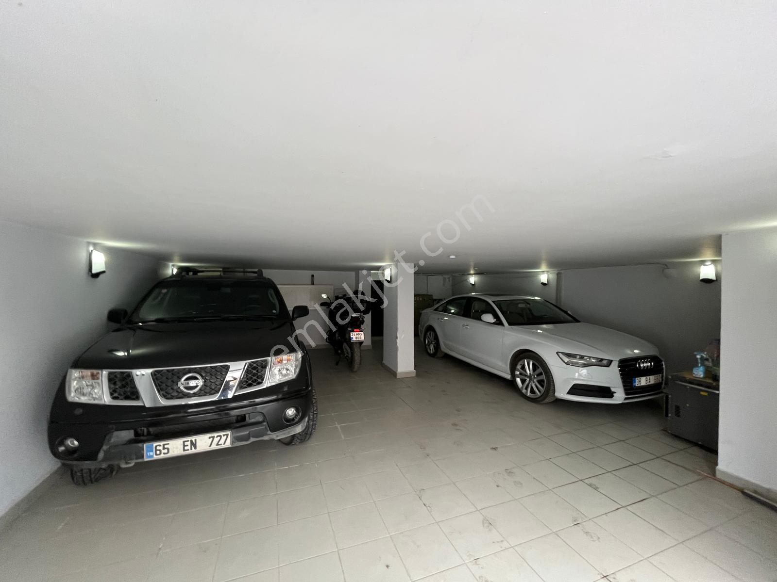 İki Nisan Caddesinde Satılık Site İçi Tripleks Villa - Görsel 32