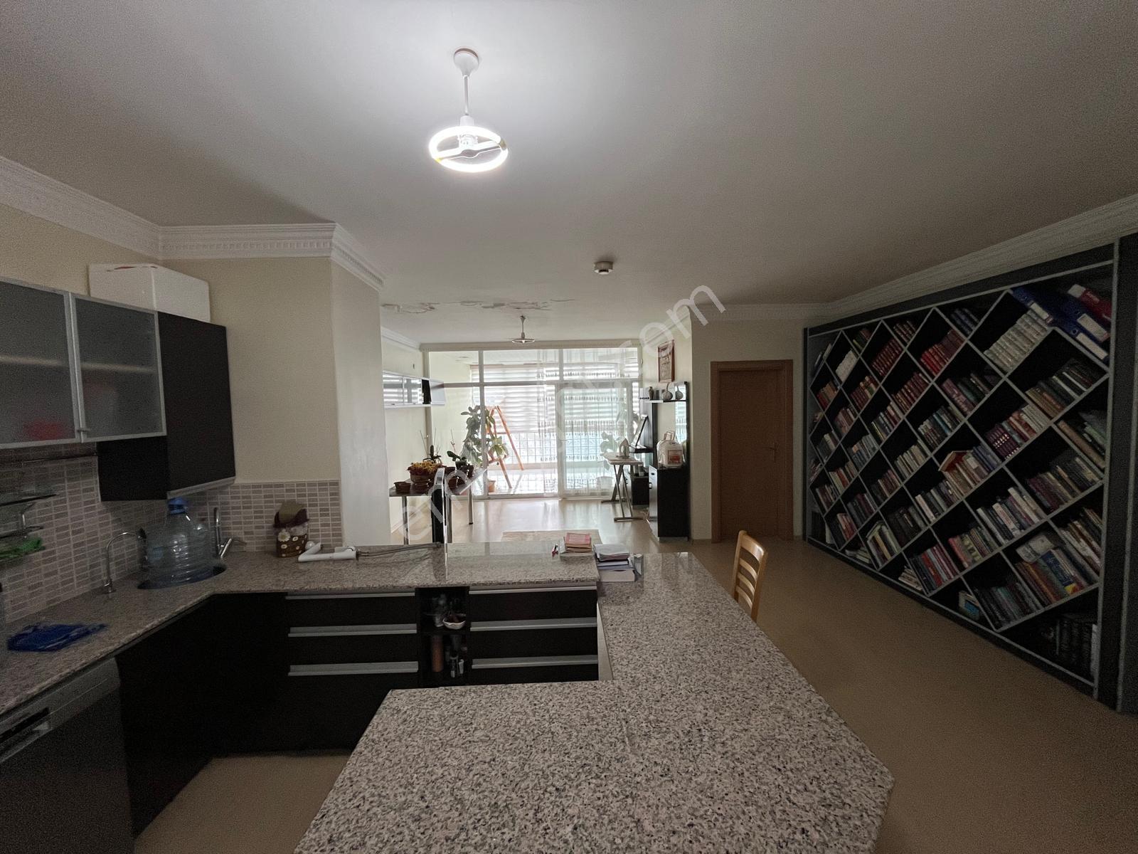 İki Nisan Caddesinde Satılık Site İçi Tripleks Villa - Görsel 18