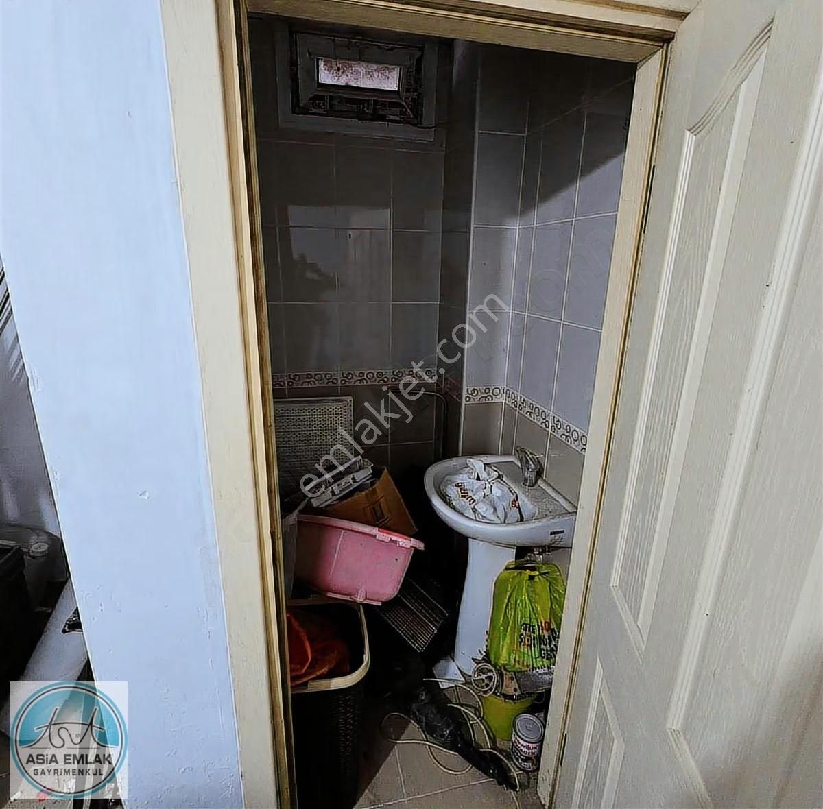 Asia'dan Merkezi Konumda Kiralık Depolu Dükkan - Görsel 12