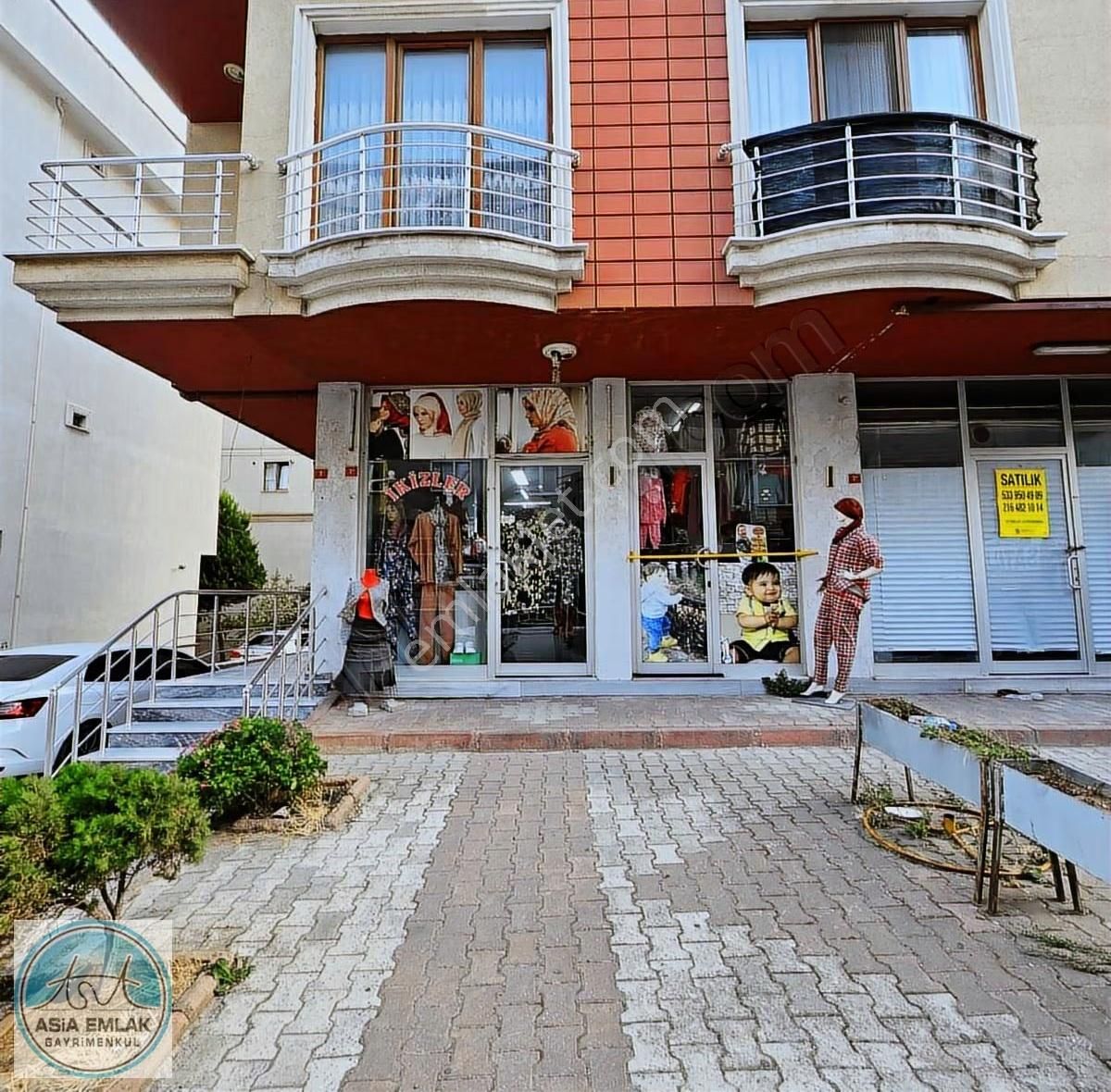 Asia'dan Merkezi Konumda Kiralık Depolu Dükkan - Görsel 11