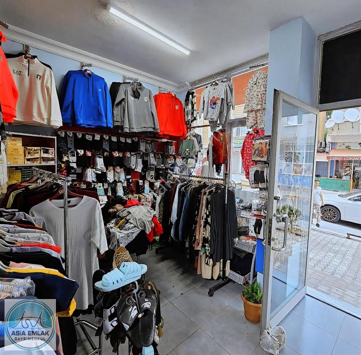 Asia'dan Merkezi Konumda Kiralık Depolu Dükkan - Görsel 5