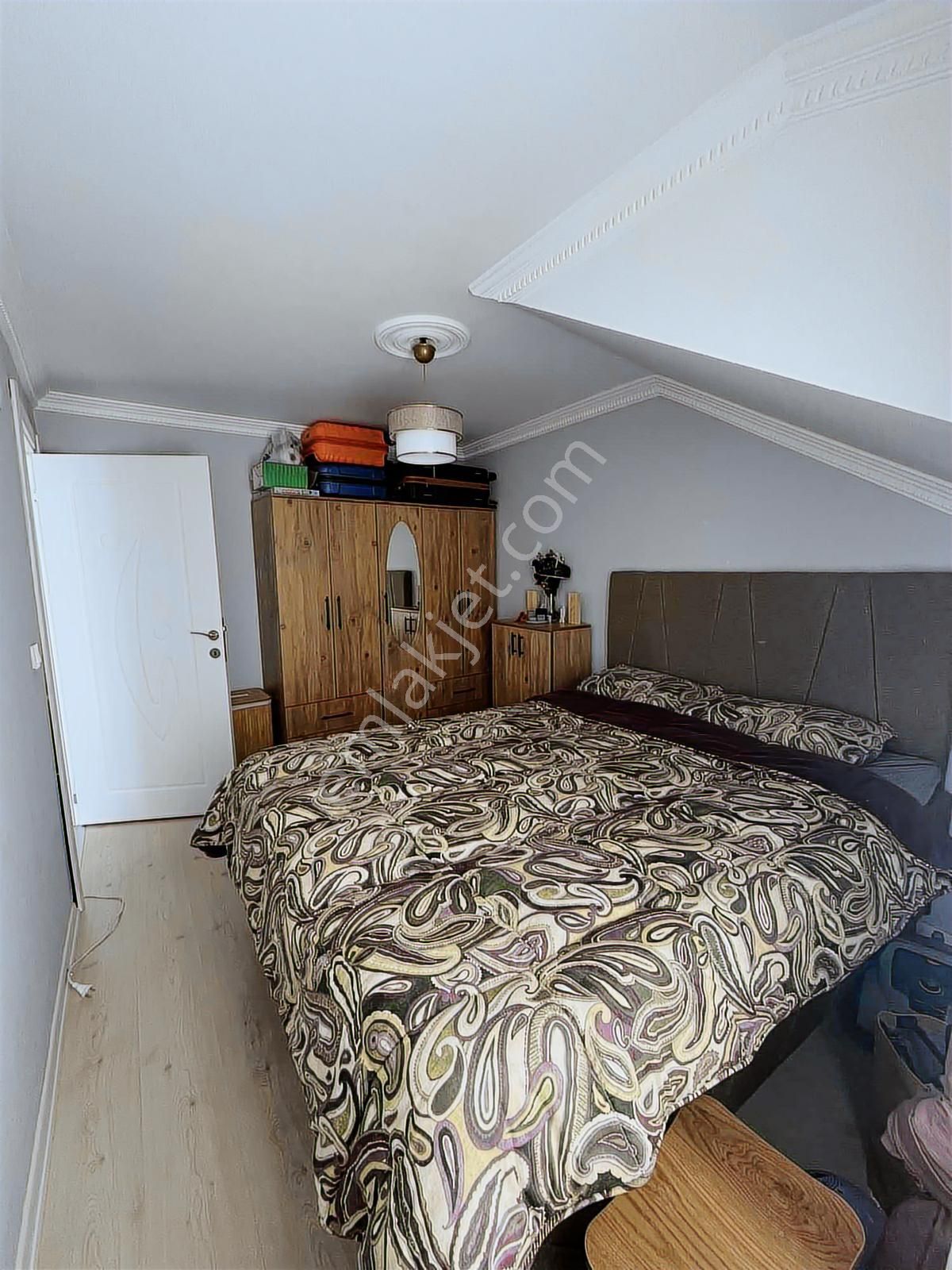 Emsallerine Göre Daha Kullanışlı Kiralık Çatıkatı 2+1 - Görsel 16