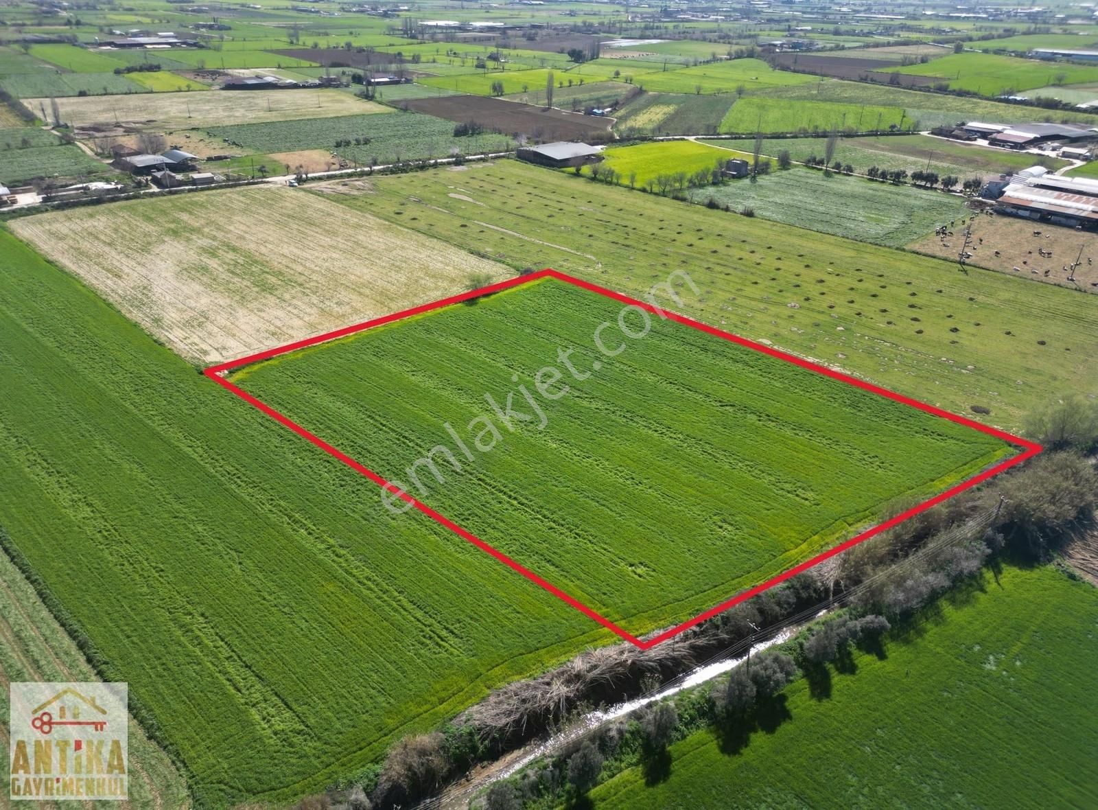 Antika Gayrimenkulden Cumhuriyet Mahallesinde Satılık Tarla