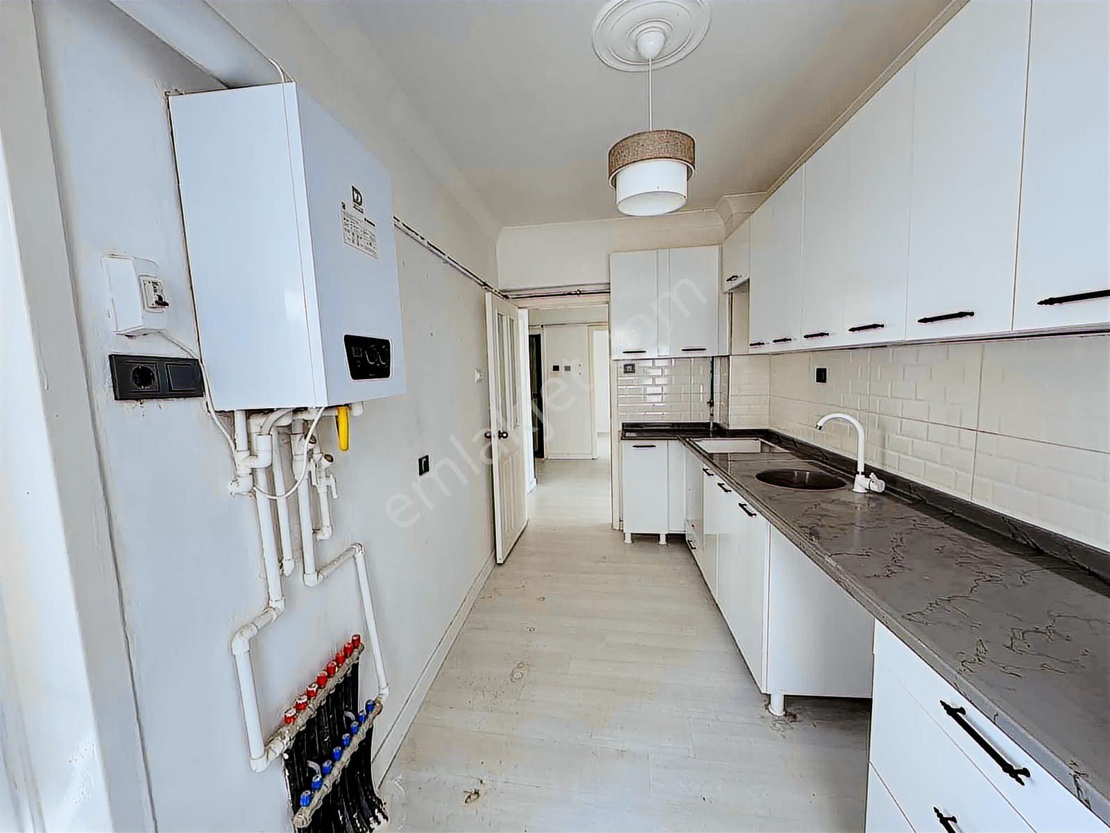 Tanrıverdı'den Kiralık Atatürk Mah Merkezde Arakat Kilerli 3+1 - Görsel 4