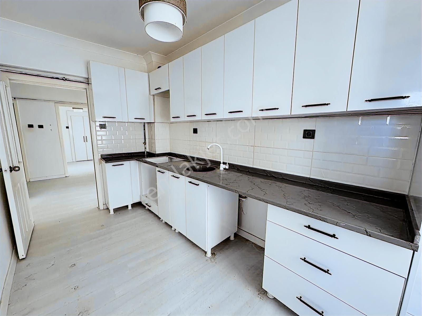 Tanrıverdı'den Kiralık Atatürk Mah Merkezde Arakat Kilerli 3+1 - Görsel 12