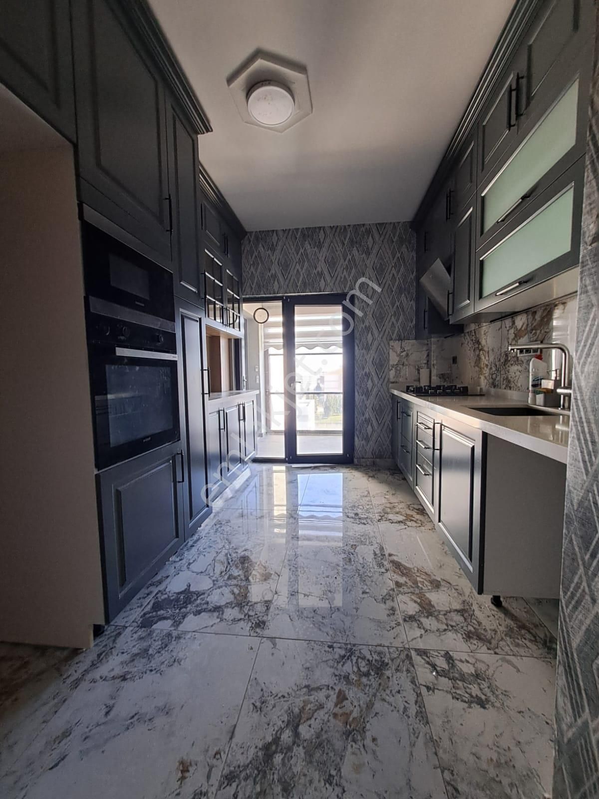 Kayaşehır 22.bölge Asmalı Bahçe Sıtesı | Full Tadılatlı Özel Tasarım 4+1 Kıralık - Görsel 13