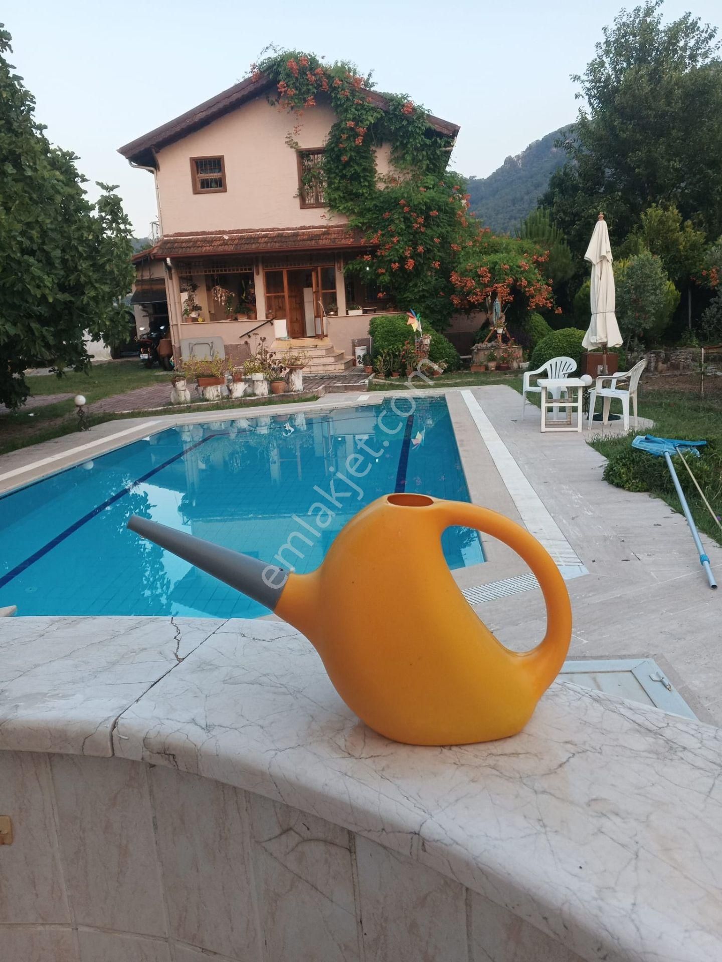 Fethiye Üzümlü’de 1447 M2 Arsa İçinde Müstakil Havuzlu Villa