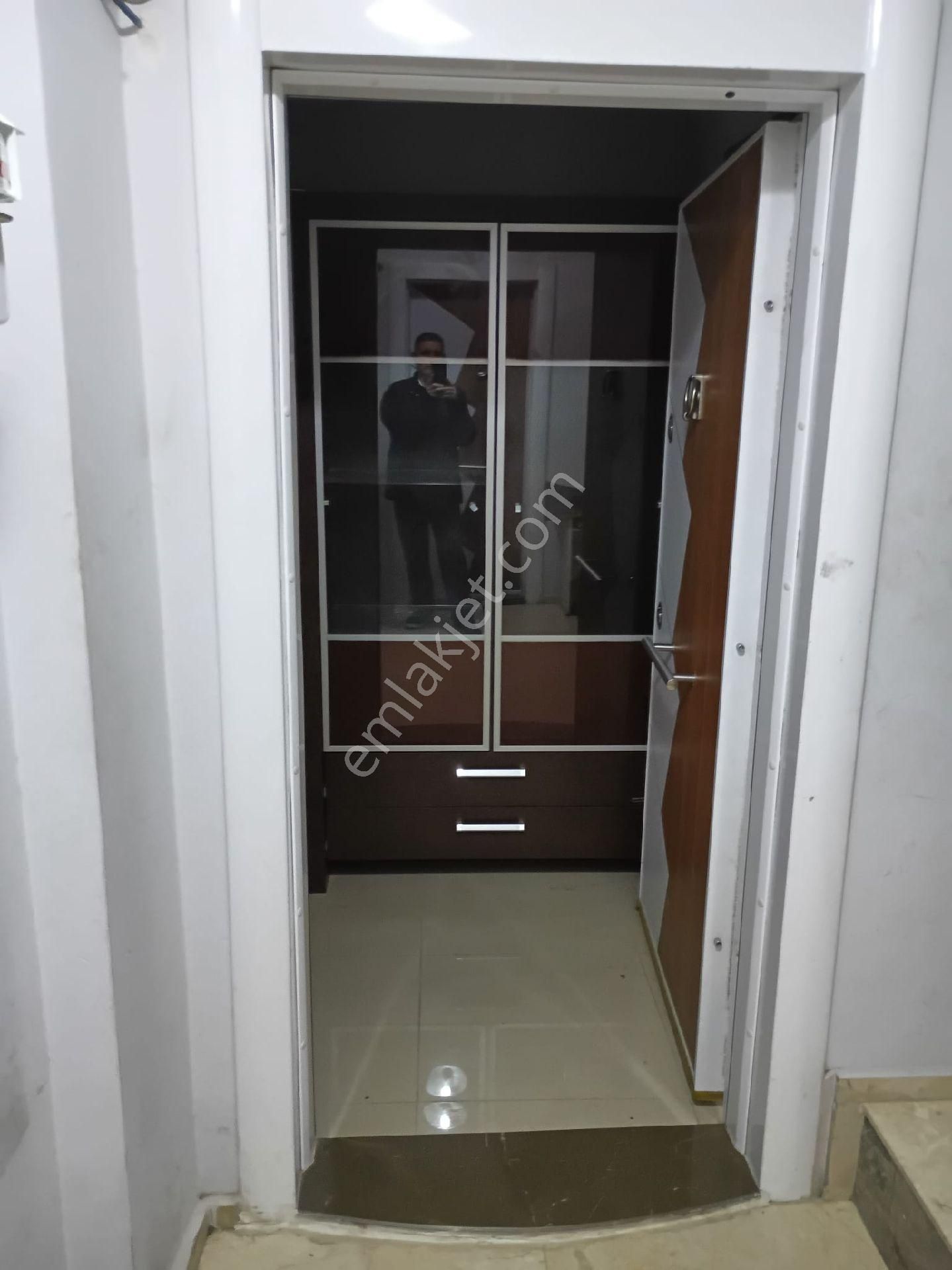 Bornova Kiralık 2+1 Lüks Daire - Görsel 3