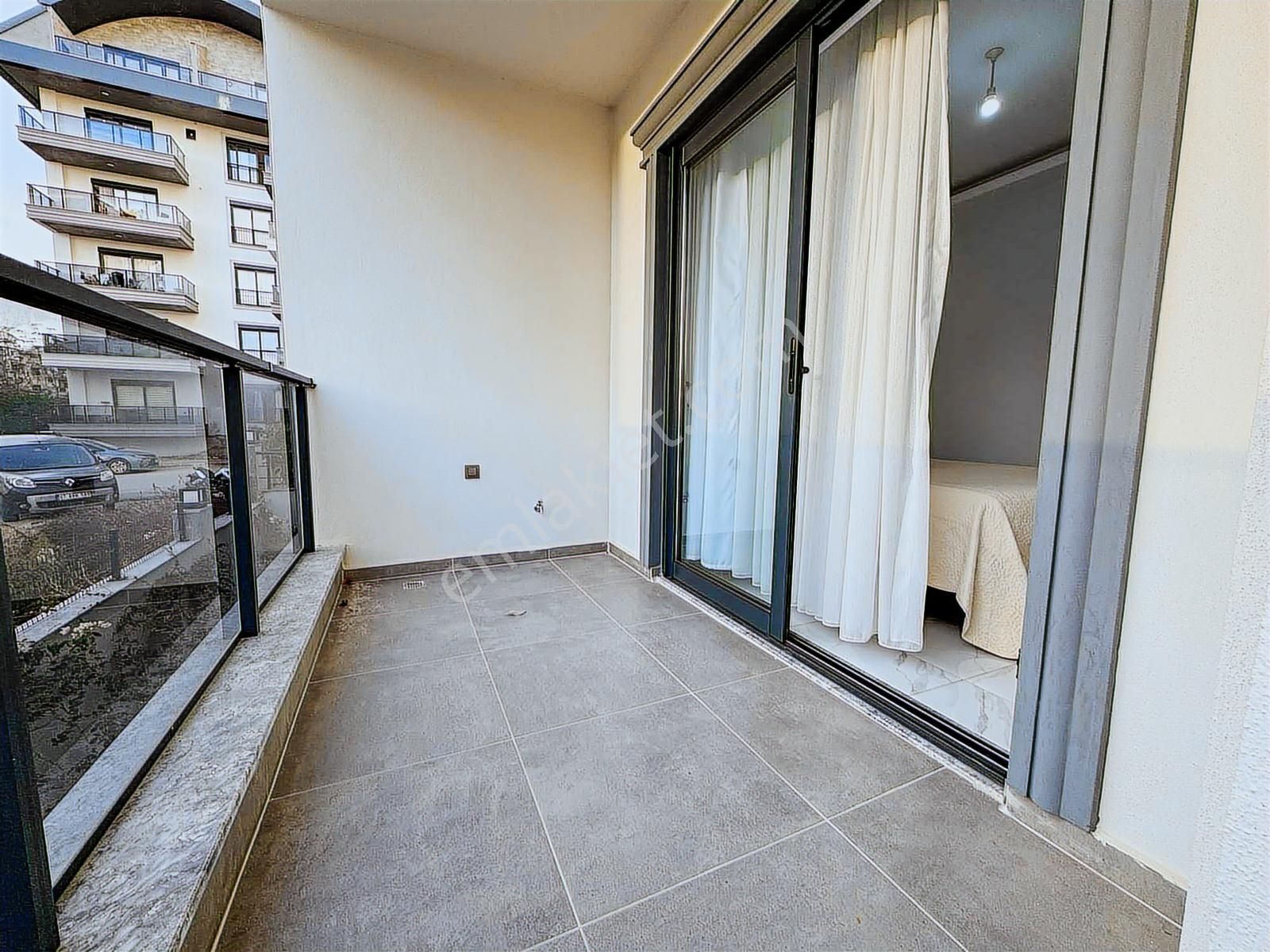 Mahmutlar Merkez'de Acil Satılık 1+1 Eşyalı Daire - Görsel 2