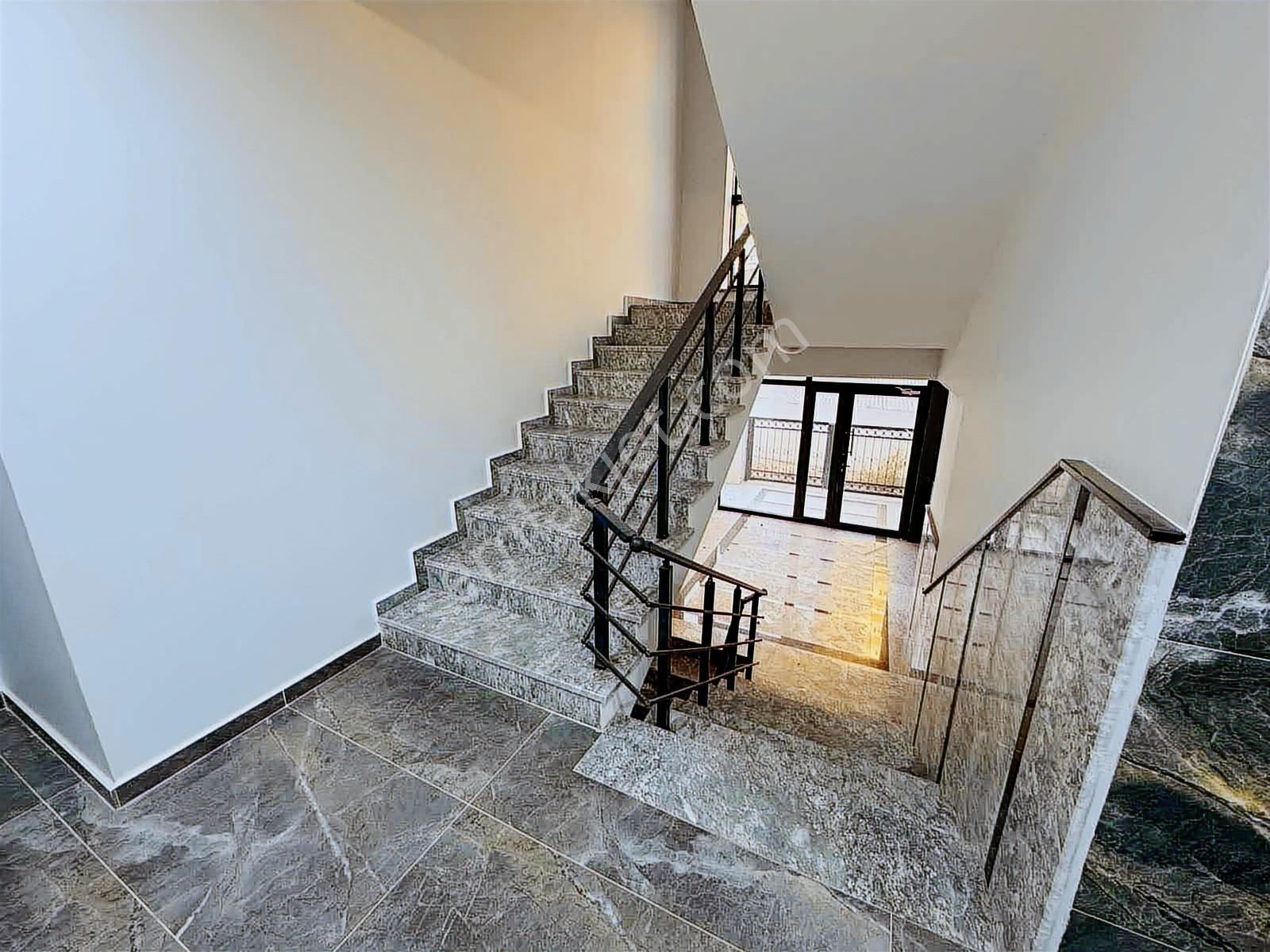 Mahmutlar Merkez'de Acil Satılık 1+1 Eşyalı Daire - Görsel 23