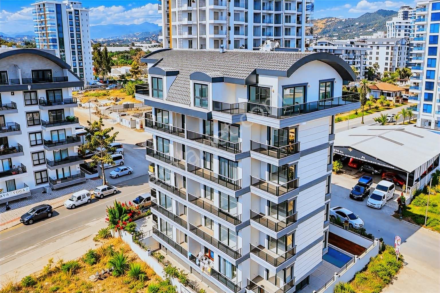 Mahmutlar Merkez'de Acil Satılık 1+1 Eşyalı Daire