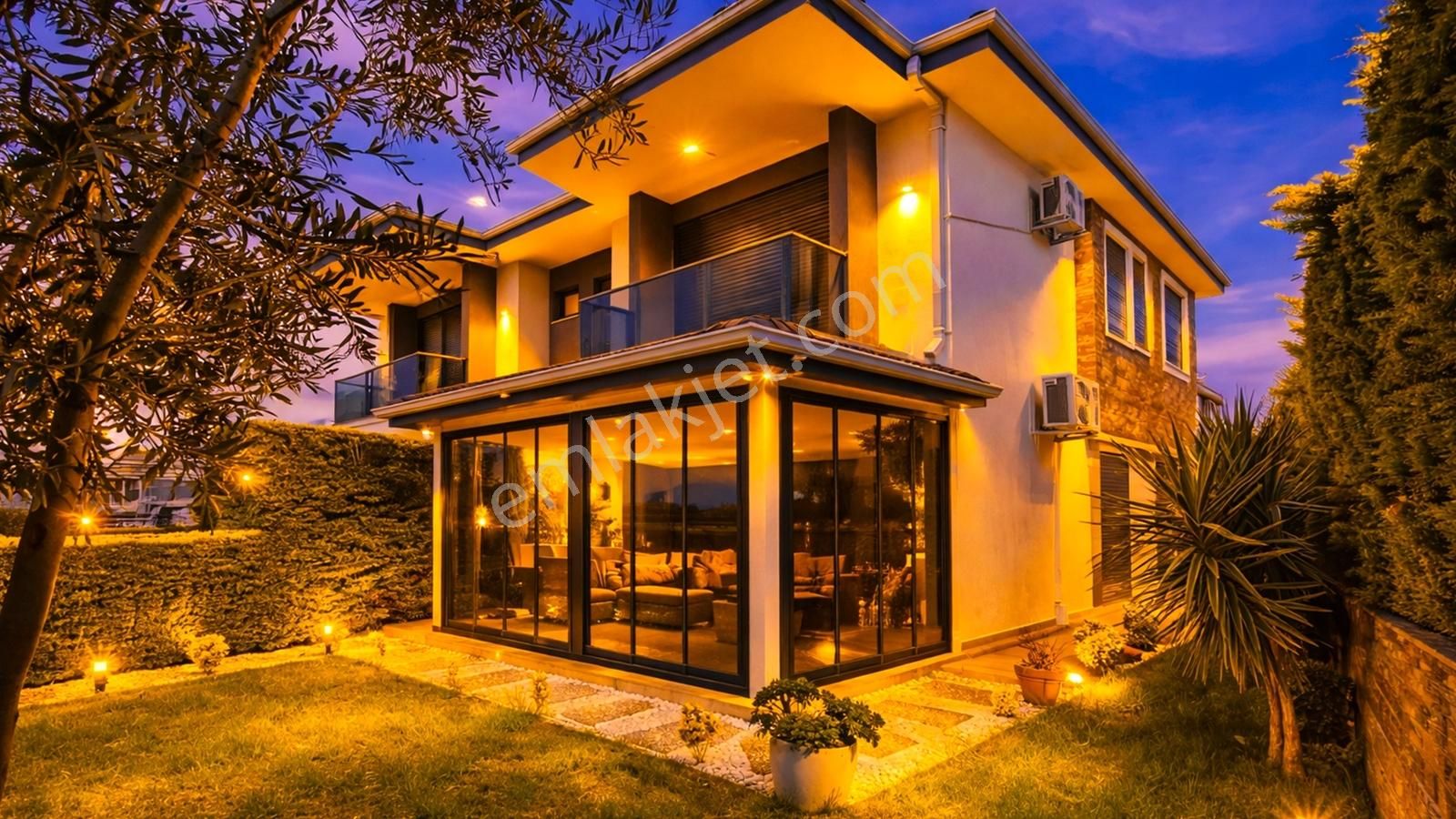 Kuşadası Davutlarda Deniz Ve Doğa Manzaralı, 3+1 Villa