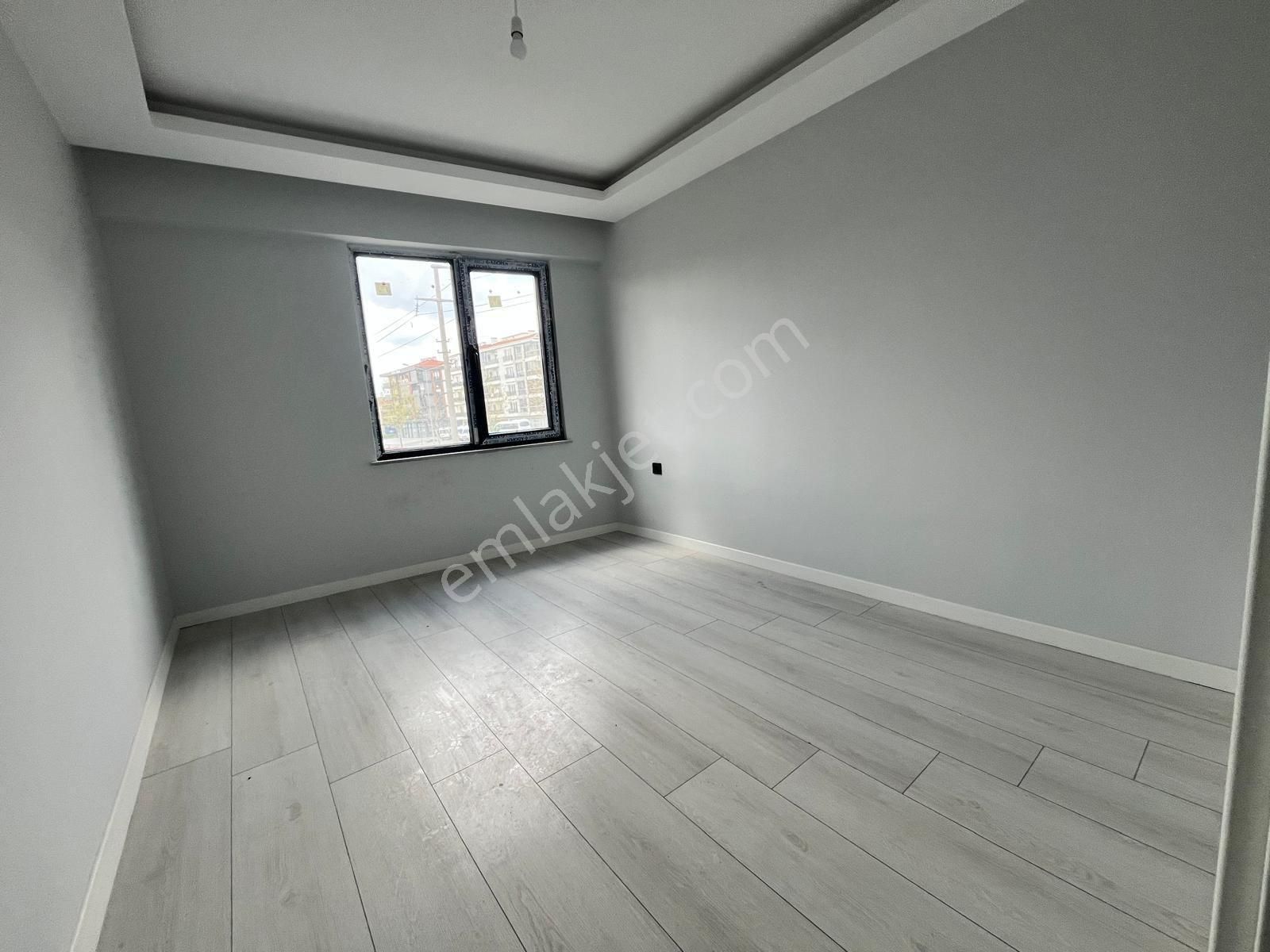 Cumhuriyet Parkı Yanında İskanlı Oturuma Hazır 2+1 Daire - Görsel 11