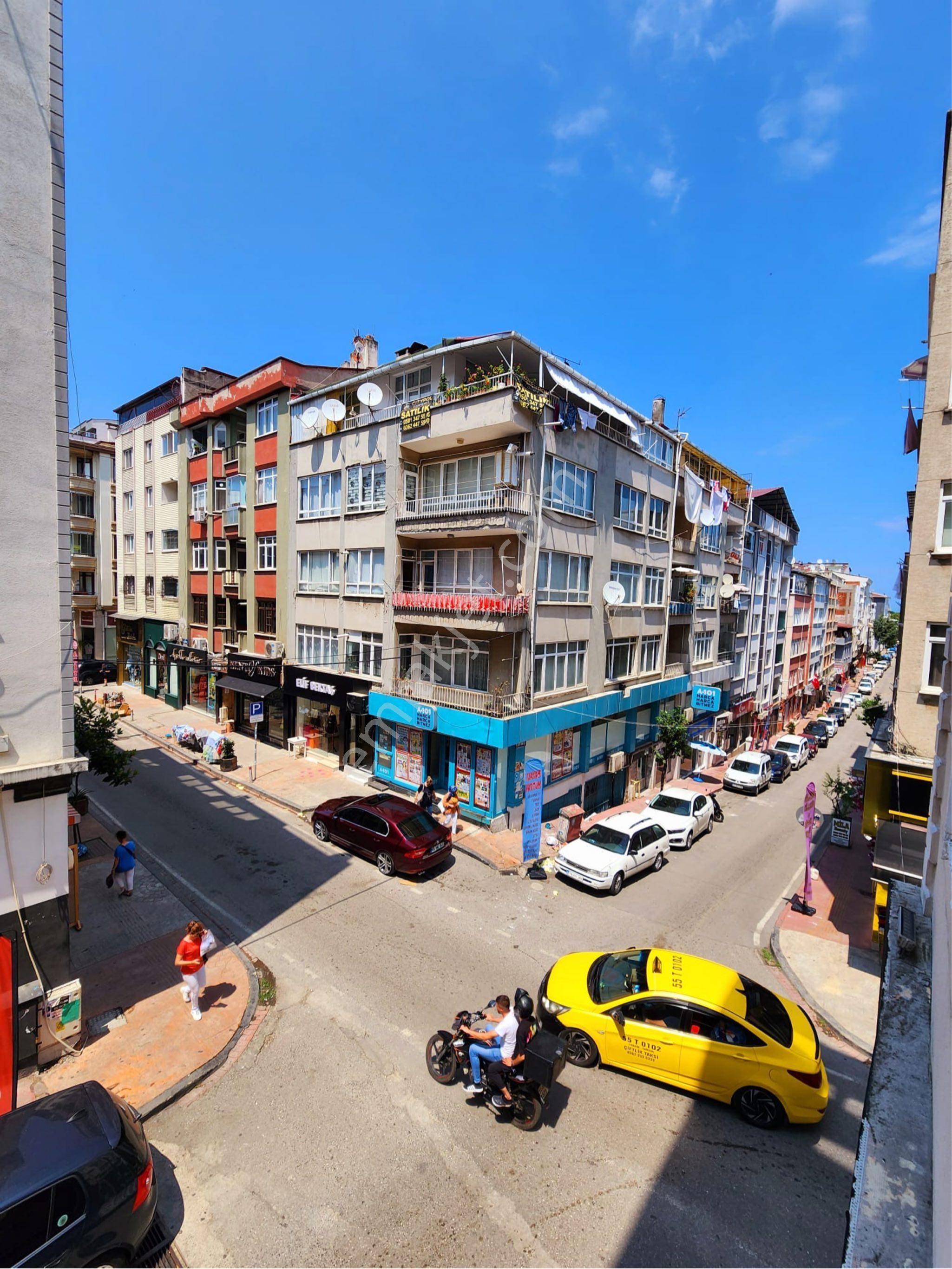Gazi Caddesi Uzerinde İci Temiz Satılık Daire - Görsel 19