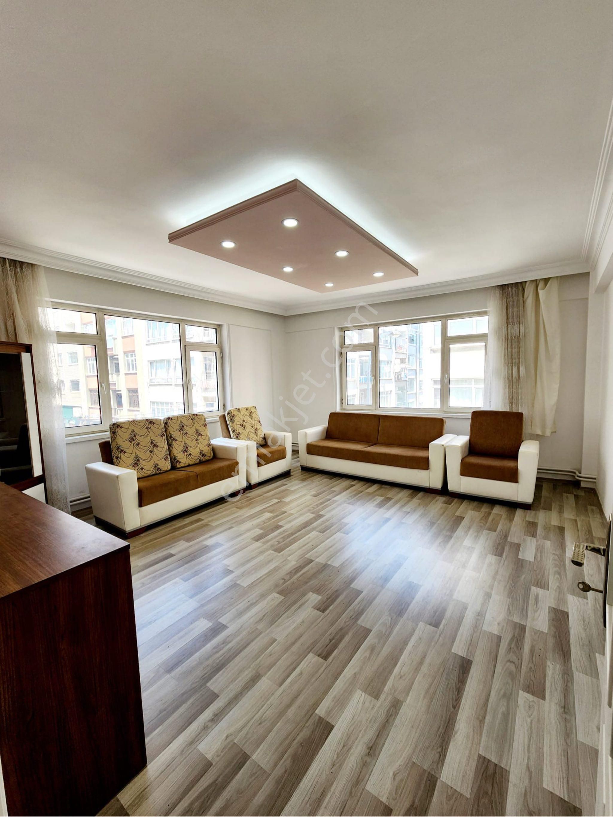 Gazi Caddesi Uzerinde İci Temiz Satılık Daire - Görsel 16