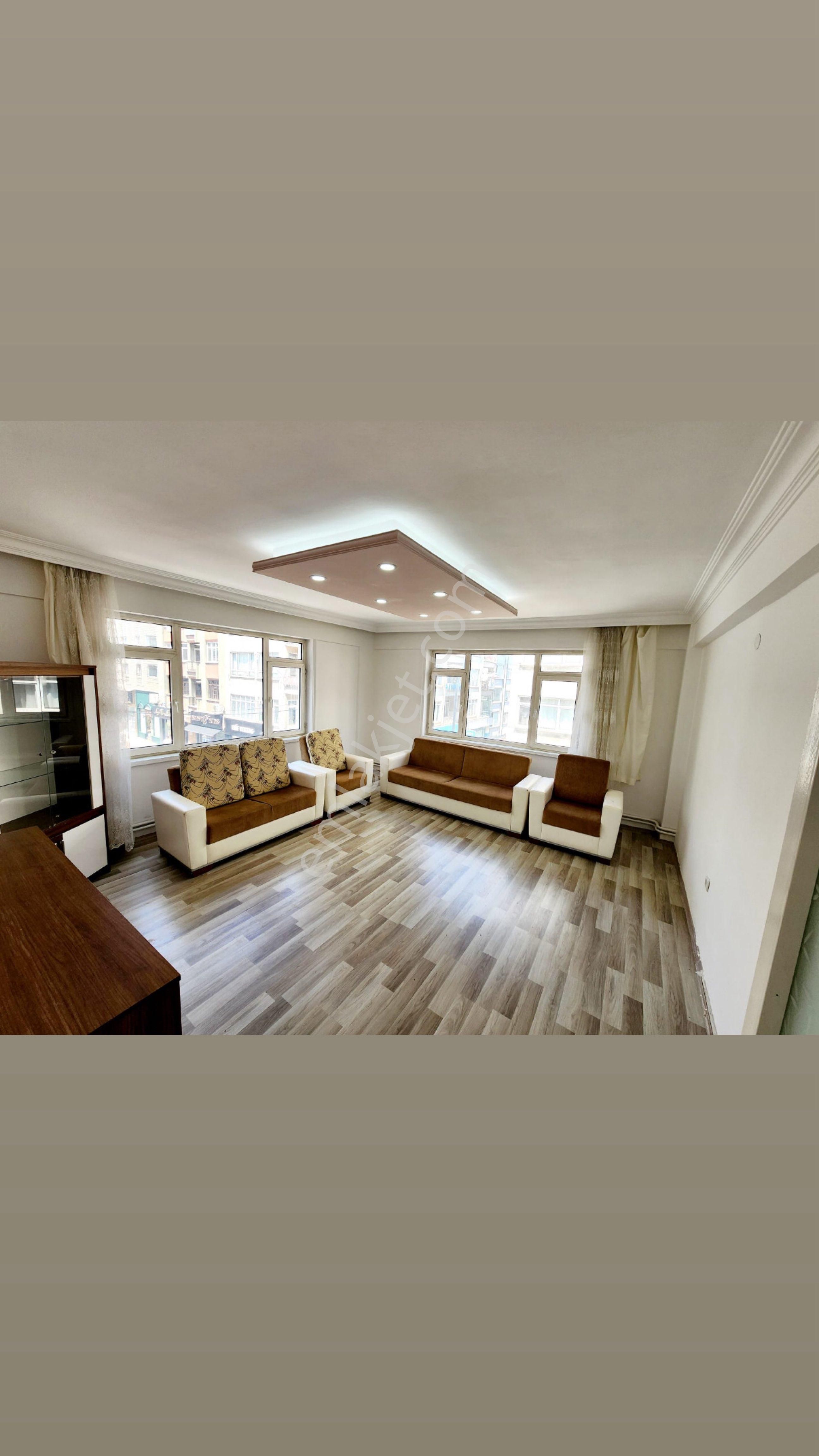 Gazi Caddesi Uzerinde İci Temiz Satılık Daire - Görsel 4