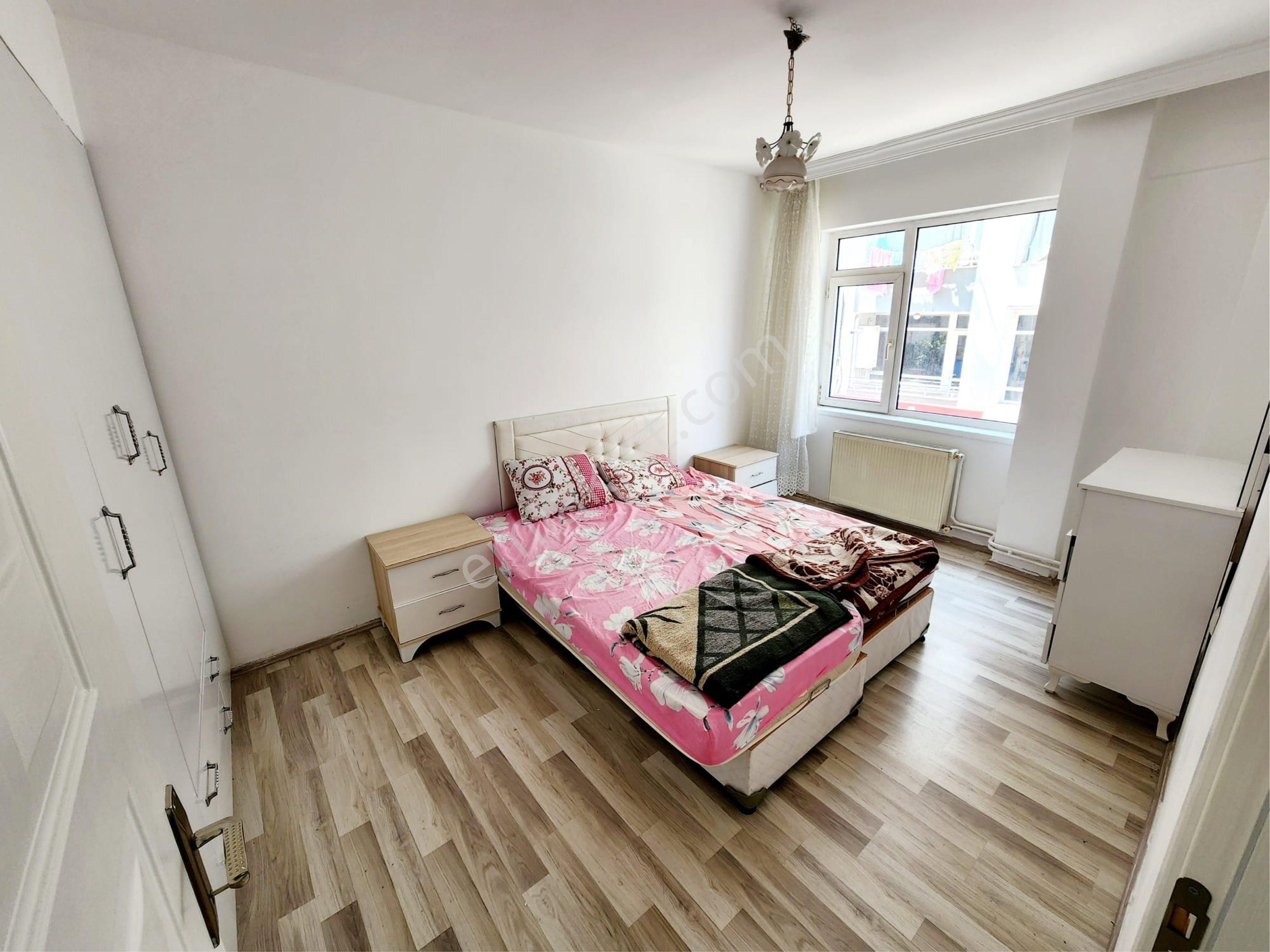 Gazi Caddesi Uzerinde İci Temiz Satılık Daire - Görsel 27