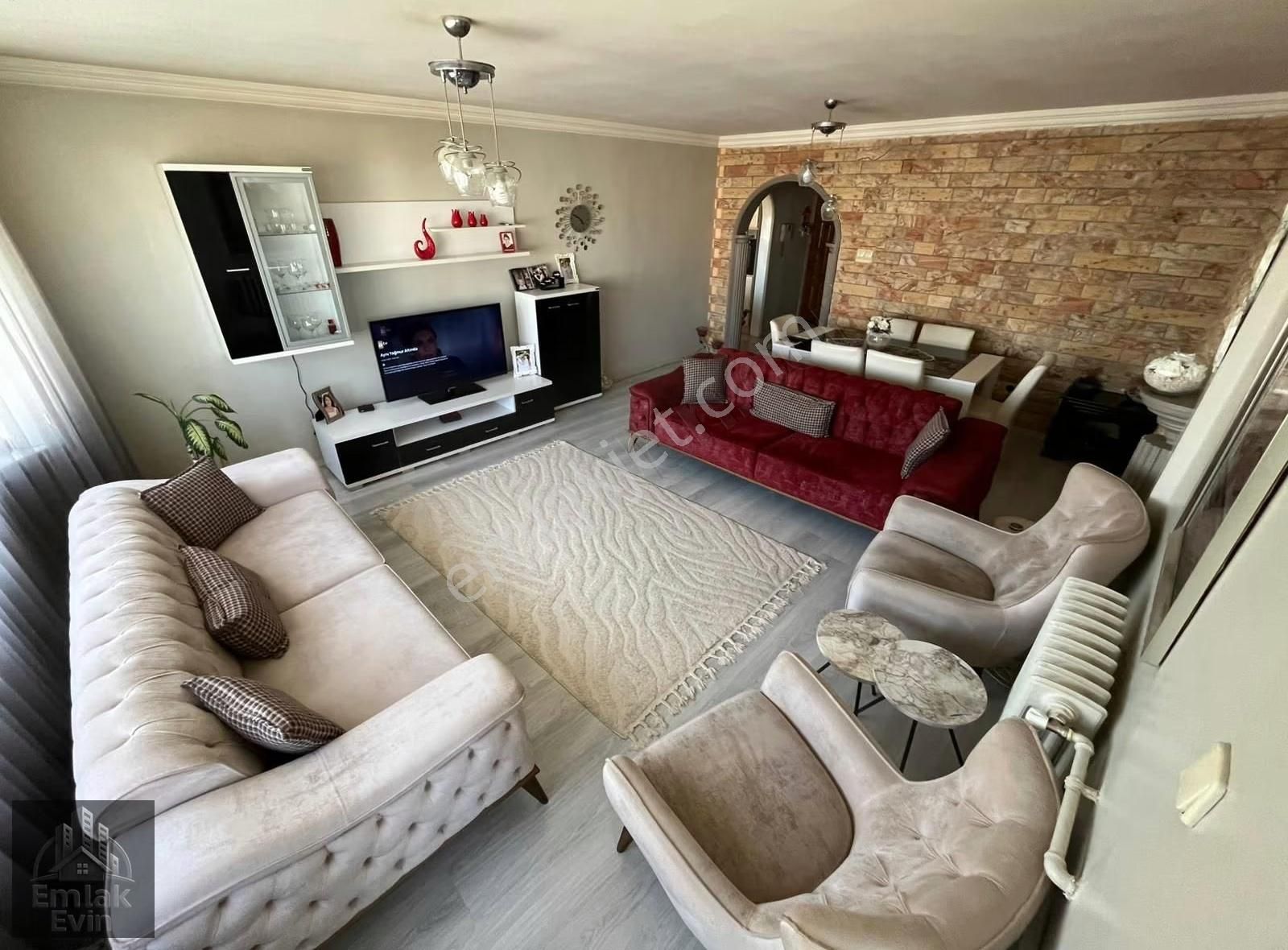 Eryamanda Mükemmel Lokasyon Sitede Ara Katta Fırsat