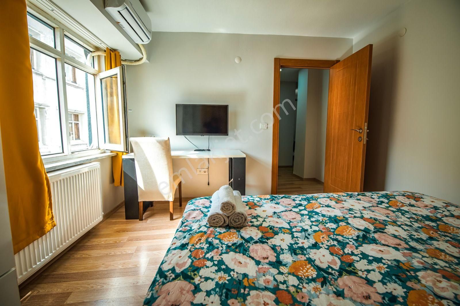 Beyoğlu Kasımpaşa Bahriye Caddesi'nde 1+1