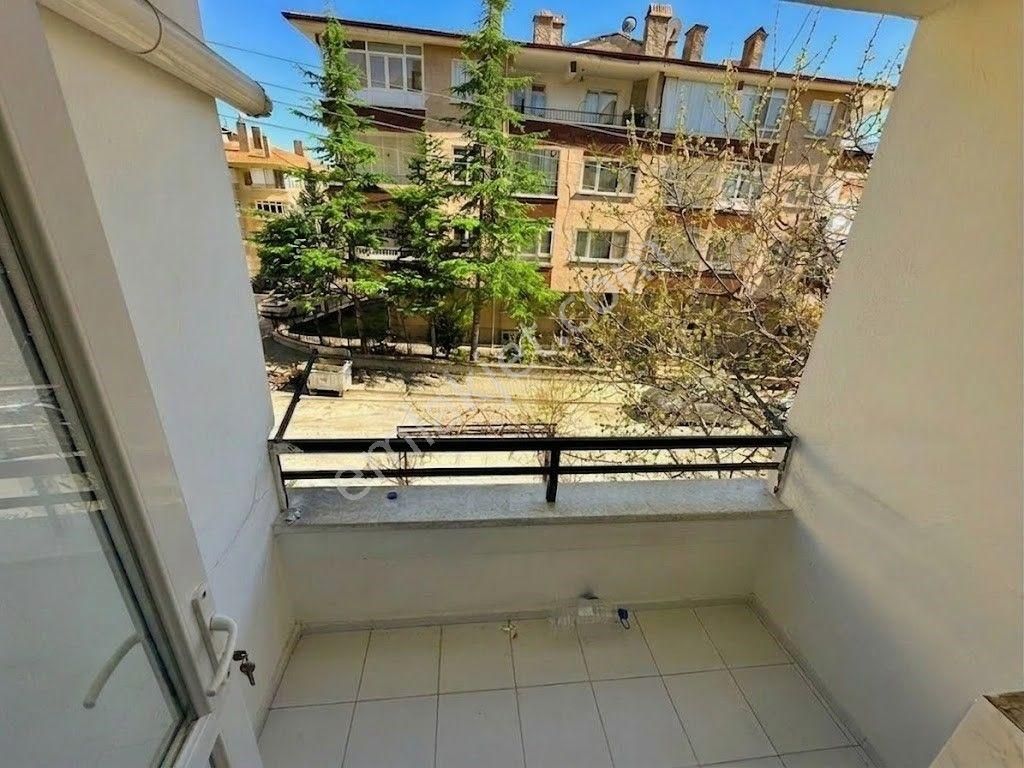 Uzman Emlak'tan 23 Nisan Mh.de Katta Ön Cephe 3+1 Daire - Görsel 13