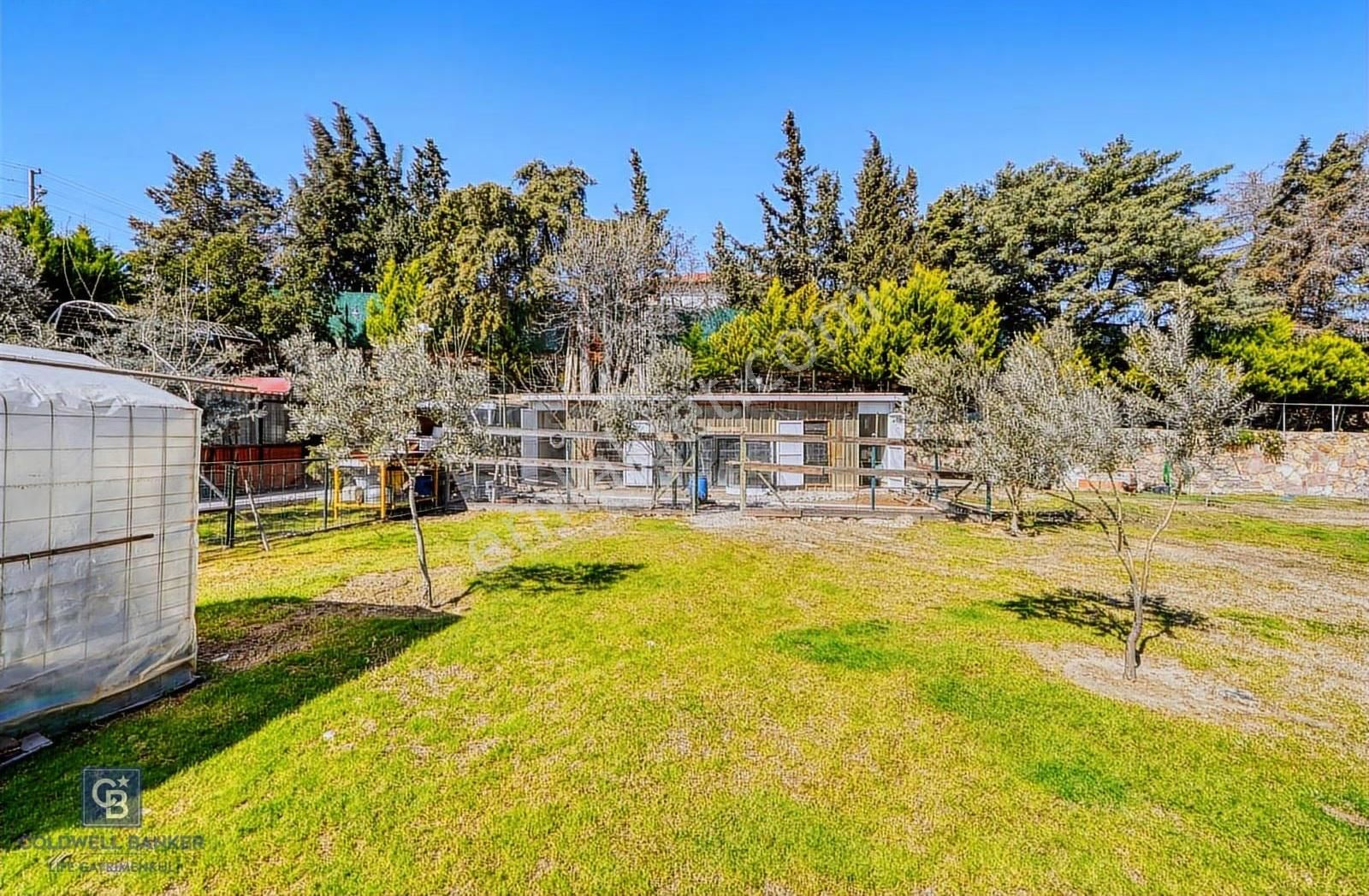 Foça Kozbeylide Deniz Manzaralı Havuzlu 6 Dönüm İçinde Villa - Görsel 2