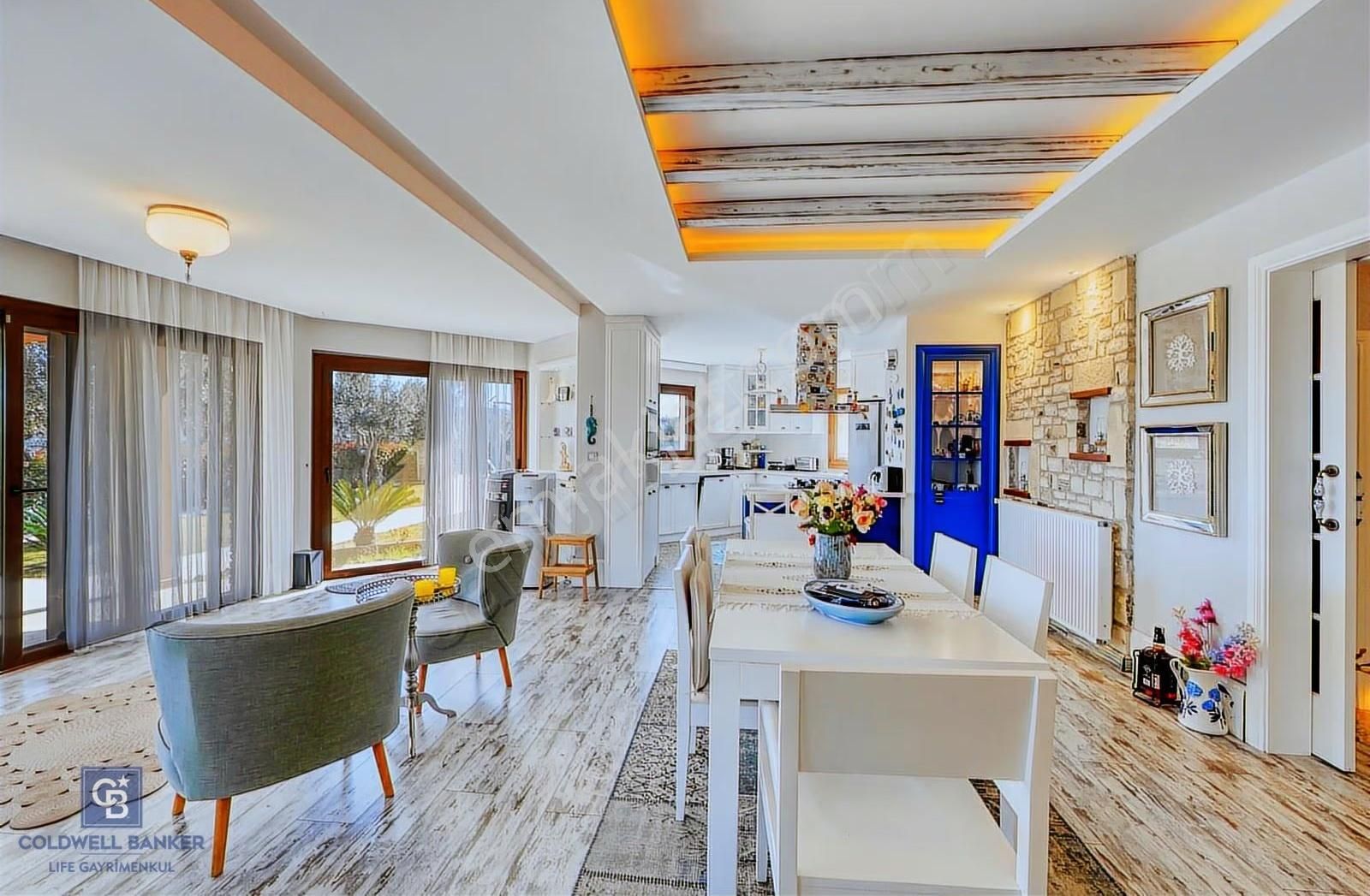 Foça Kozbeylide Deniz Manzaralı Havuzlu 6 Dönüm İçinde Villa - Görsel 14