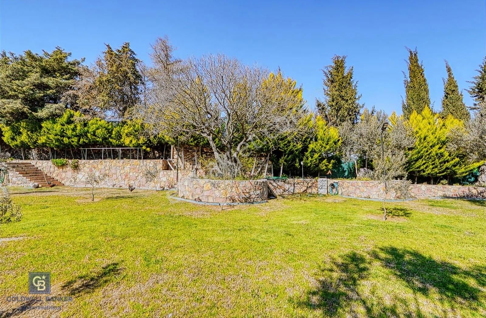 Foça Kozbeylide Deniz Manzaralı Havuzlu 6 Dönüm İçinde Villa - Görsel 15