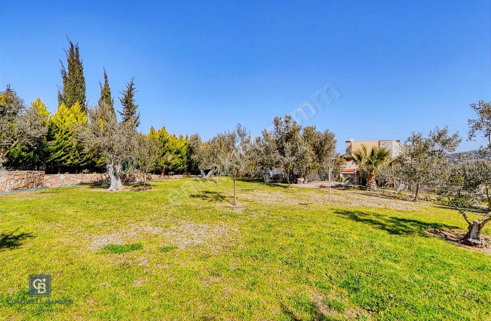 Foça Kozbeylide Deniz Manzaralı Havuzlu 6 Dönüm İçinde Villa - Görsel 12