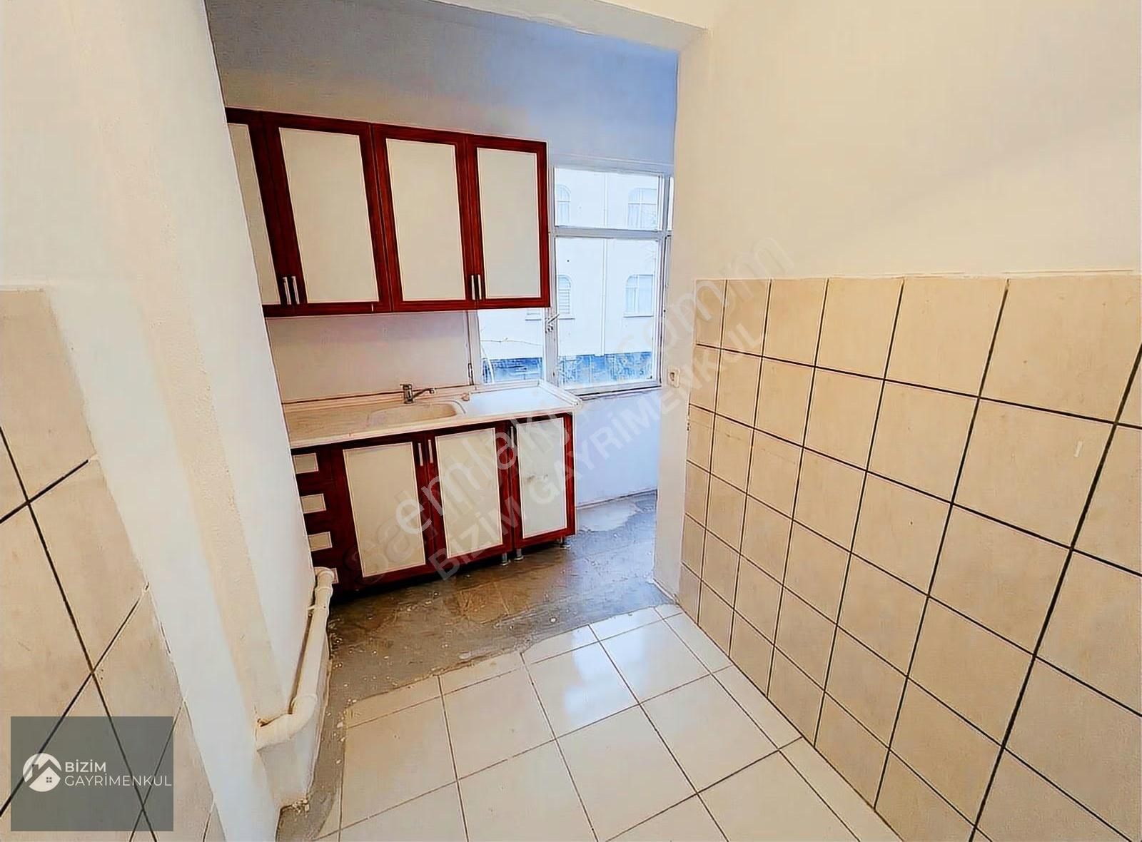 Sarıyer'de Geniş Teraslı Kiralık 1+1 Ofis / Dükkan / Depo - Görsel 3