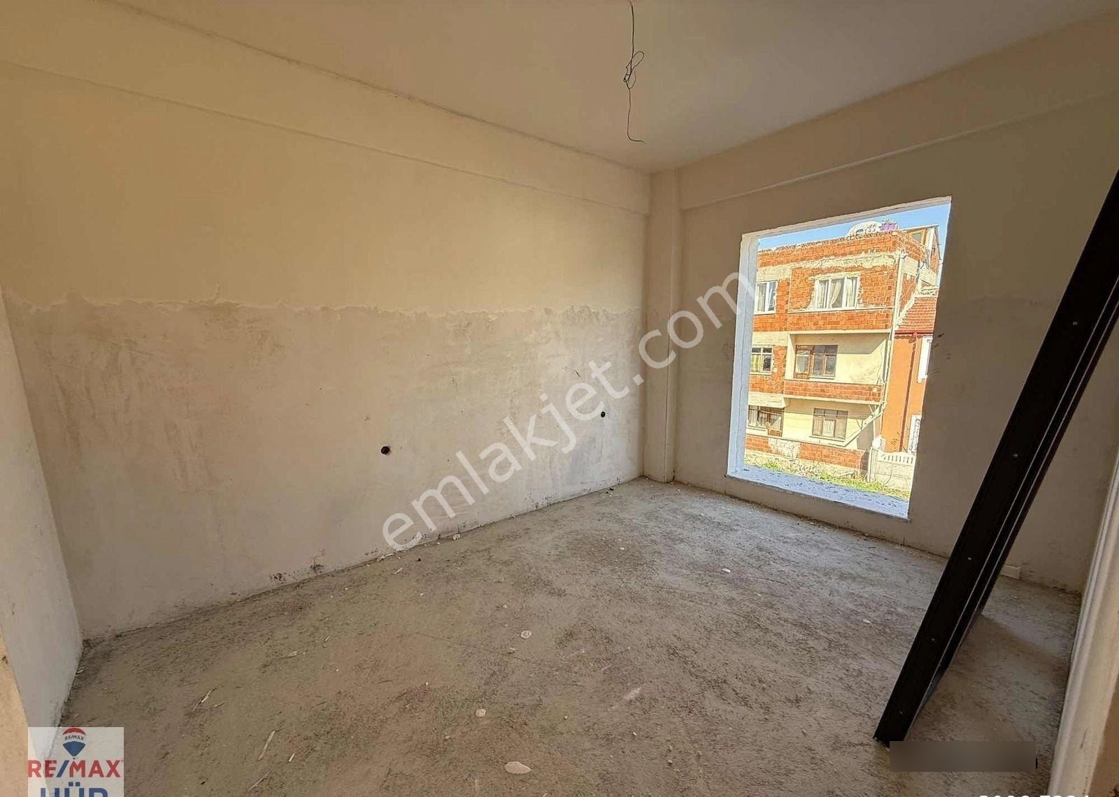 Ömer İnan Remax Hür Erenler 2+1 Güney Cephe Site İçi Lüx Daire - Görsel 8