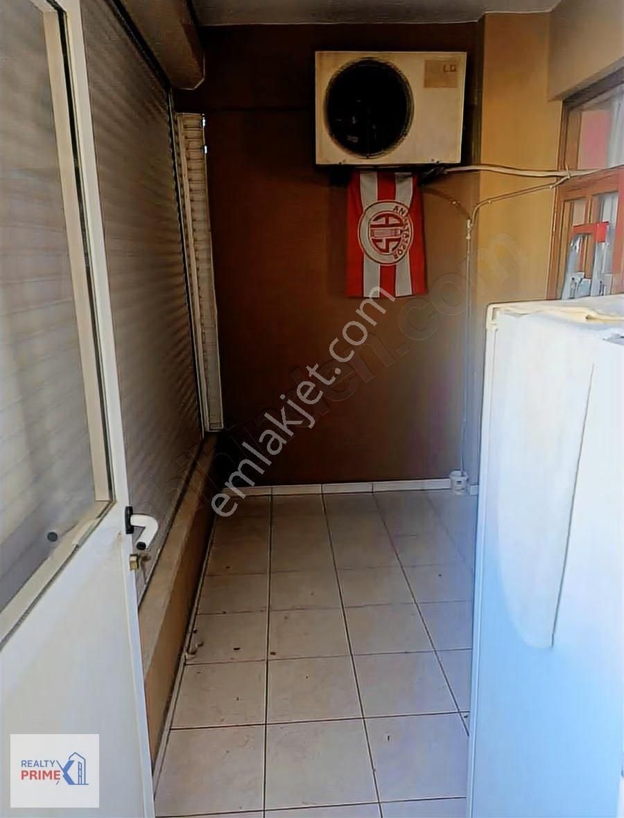 Tramvaya Yakını,katta Tek 3+1 Ayrı Mutfak,servis Güzergahları - Görsel 2