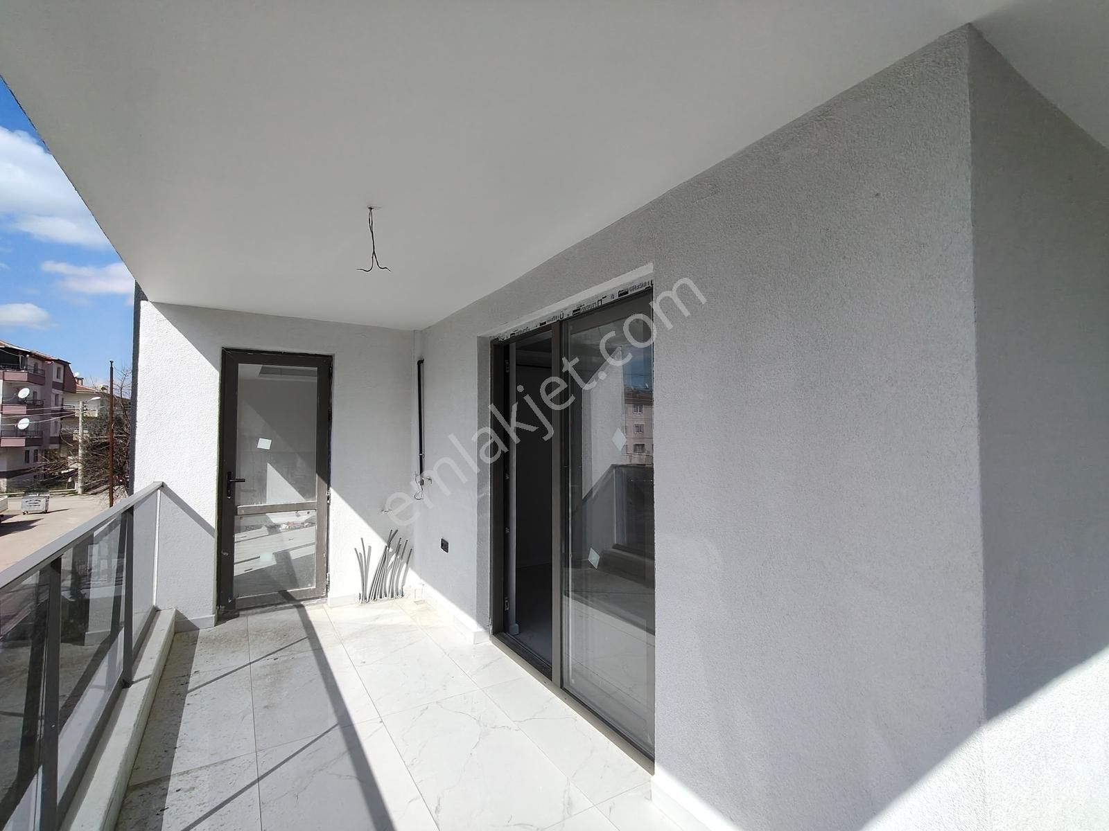 Sıfır,3+1 İskanlı,brüt 141m2, Asansör, Ebev. Banyo,yerden Isıtma - Görsel 12