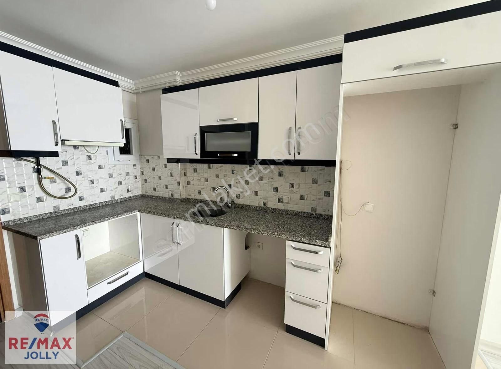 Full Panoramik Deniz Manzaralı Arakat Asansörlü Daire - Görsel 10