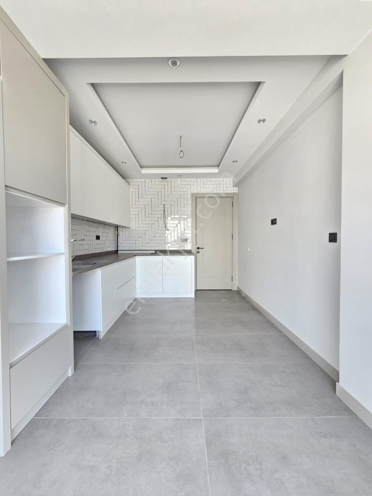 Denizli Şemikler De 3+1 160 M2 Ebeveyn Banyolu Cadde Üzerinde Lüks İşçilikte Satılık Daireler - Görsel 2