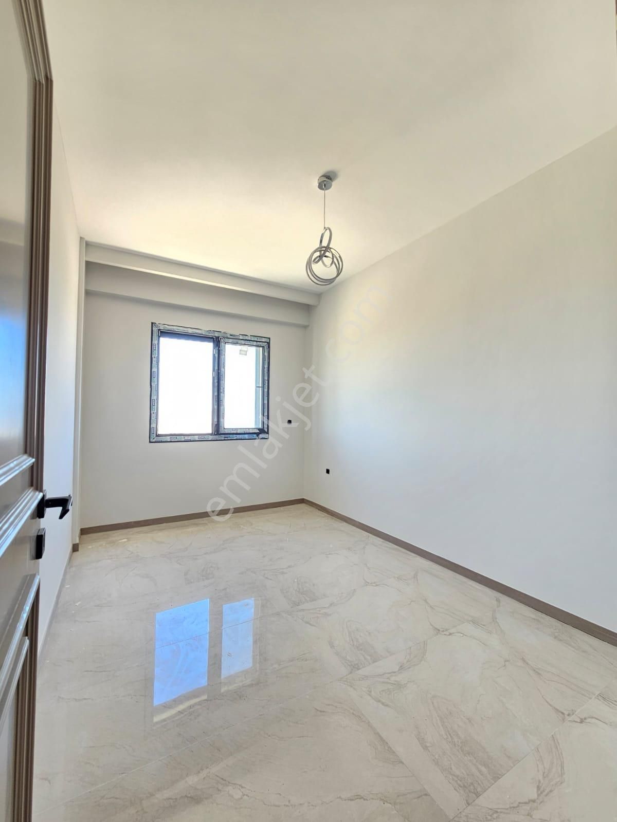 Denizli Karahasanlı Da 3.5+1 Havuzlu Ultra Lüks Site İçerisinde Giyotin Cam Balkonlu Daireler - Görsel 14