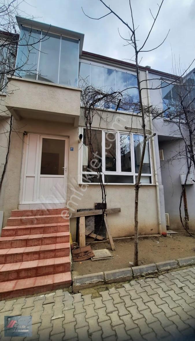 Gökhan Emlak'tan Kıbrıs Köyü'nde Satılık 3 Katlı Bahçeli Villa - Görsel 12