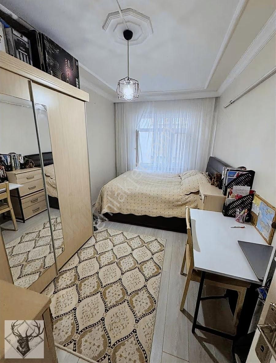 Belediye Karşısında 2+1 Çift Balkonlu Kat Mülkiyetli 2+1 Arakat - Görsel 8
