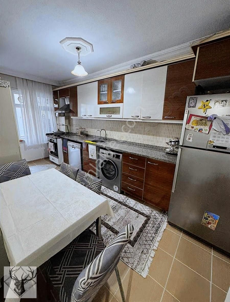 Belediye Karşısında 2+1 Çift Balkonlu Kat Mülkiyetli 2+1 Arakat - Görsel 13