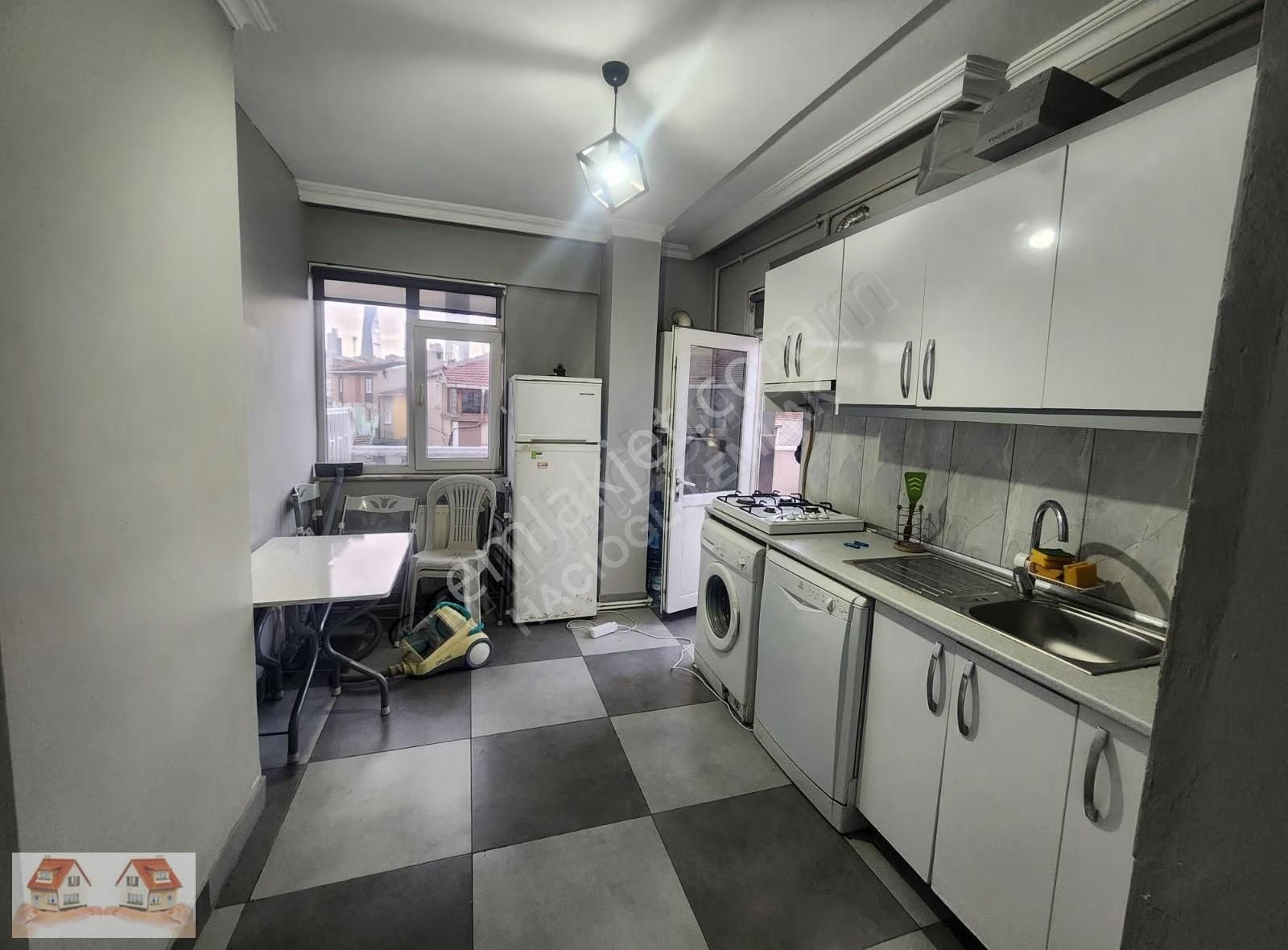 Cadde Üzeri Eşyalı_boş Büyük Teraslı 2+1 Daire - Görsel 16