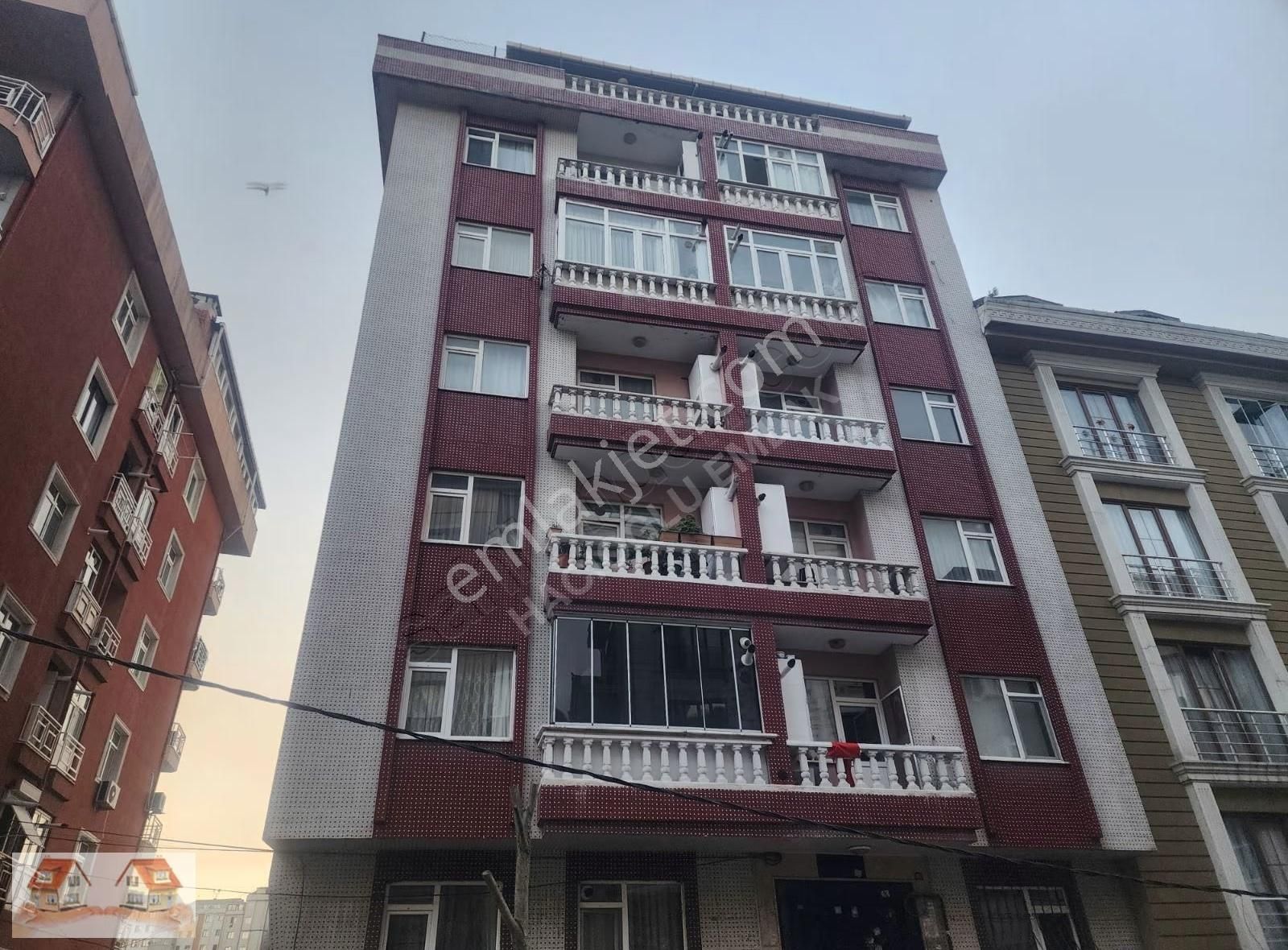 Cadde Üzeri Eşyalı_boş Büyük Teraslı 2+1 Daire - Görsel 3