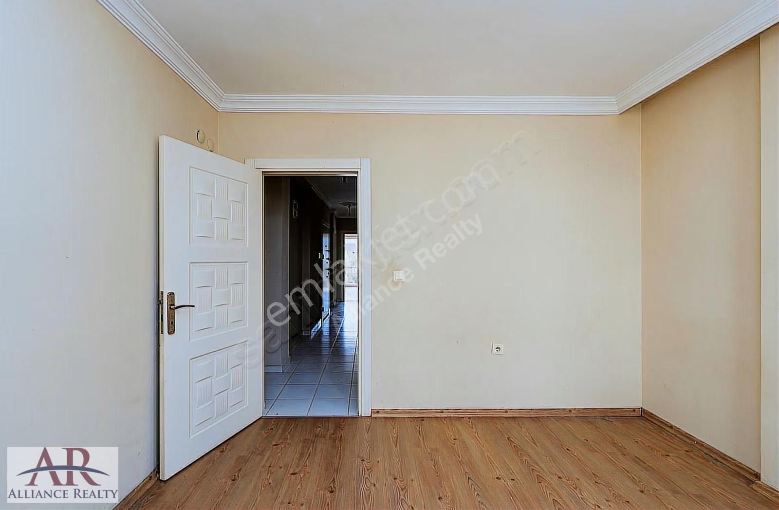 Park Ve Ana Cadde Cepheli Ayrı Mutfaklı 2+1 Arakat - Görsel 9