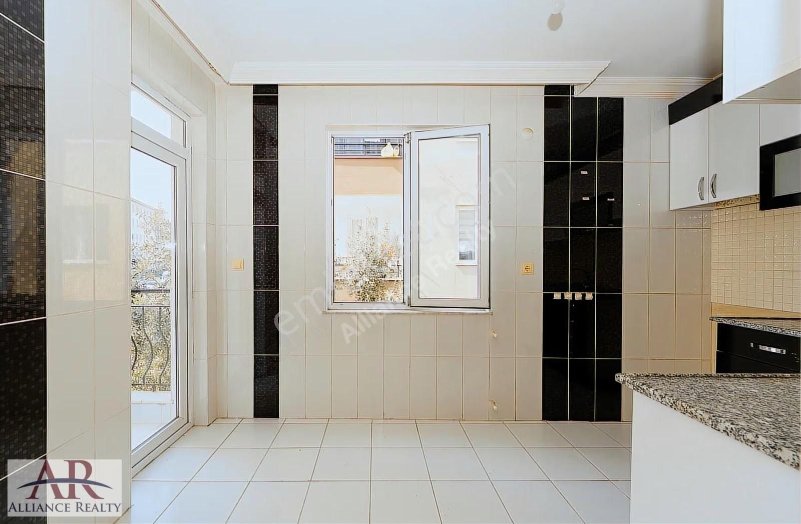 Park Ve Ana Cadde Cepheli Ayrı Mutfaklı 2+1 Arakat - Görsel 24