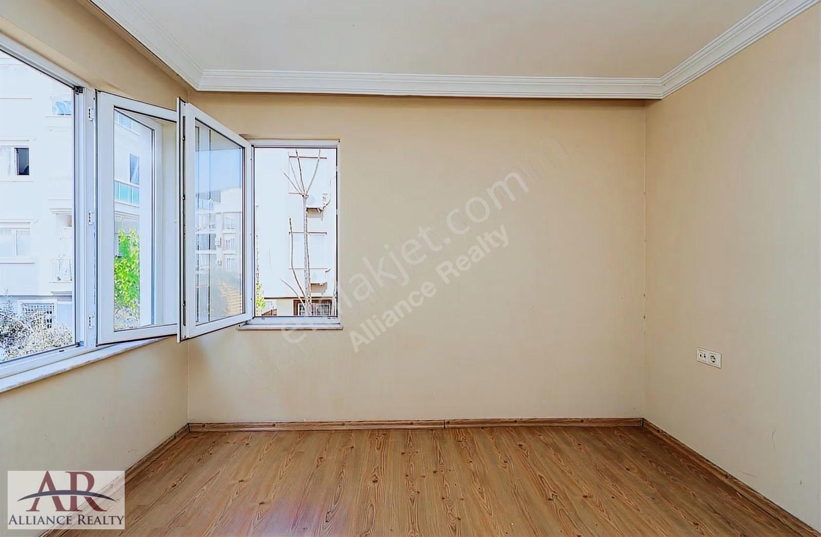 Park Ve Ana Cadde Cepheli Ayrı Mutfaklı 2+1 Arakat - Görsel 7