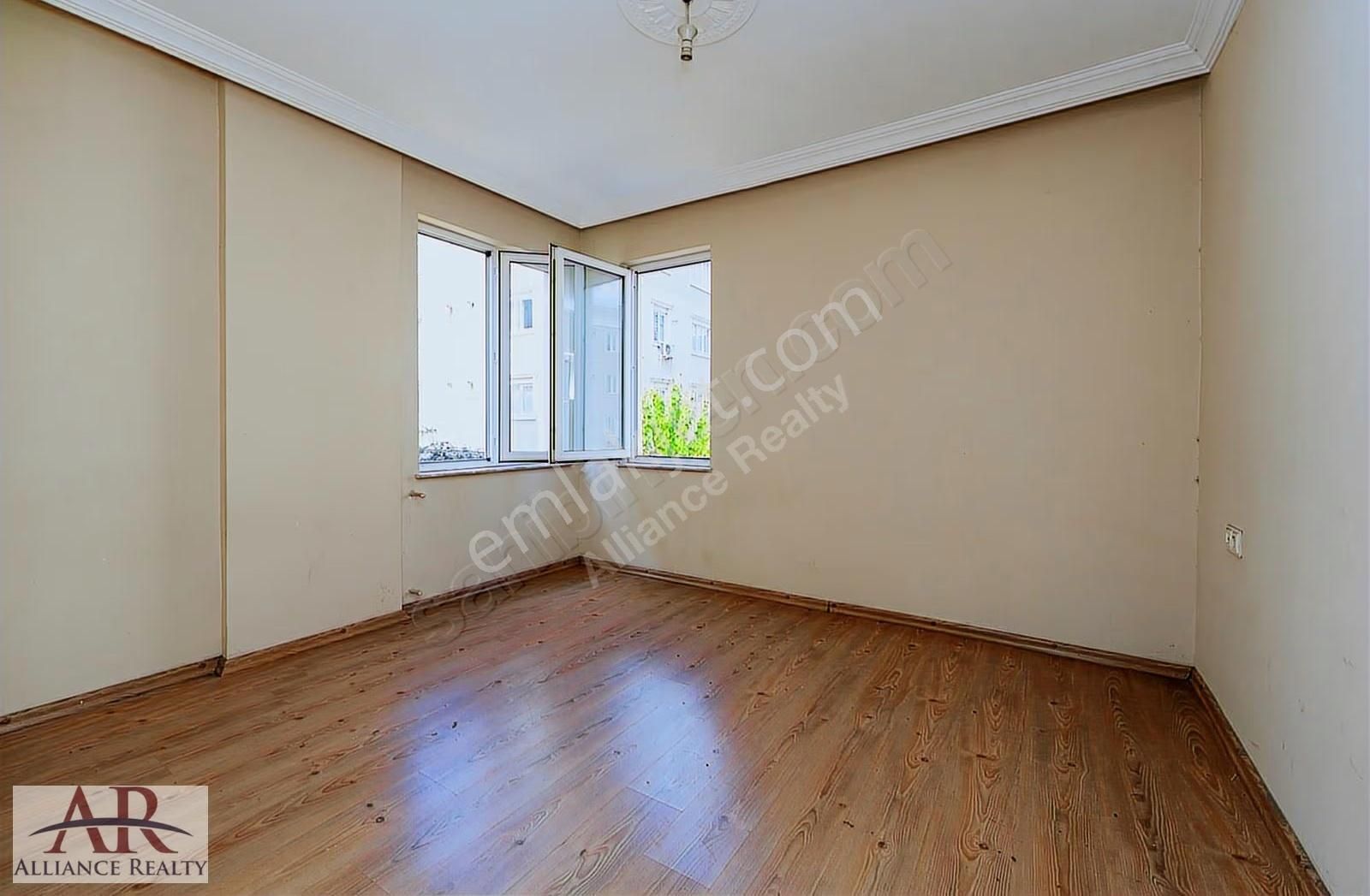 Park Ve Ana Cadde Cepheli Ayrı Mutfaklı 2+1 Arakat - Görsel 5