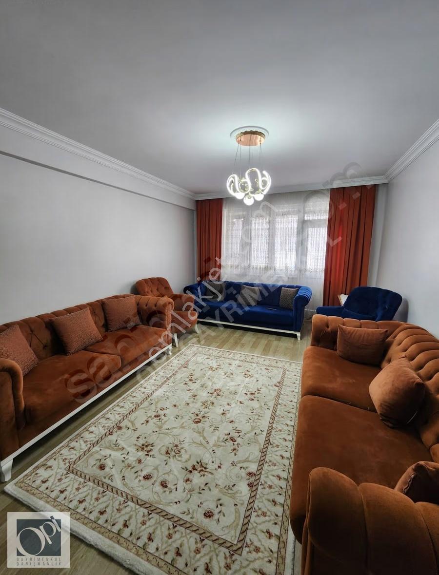 Esentepe Eğitimciler Cad' 20 Metre Balkonlu Satılık 2+1 Daire
