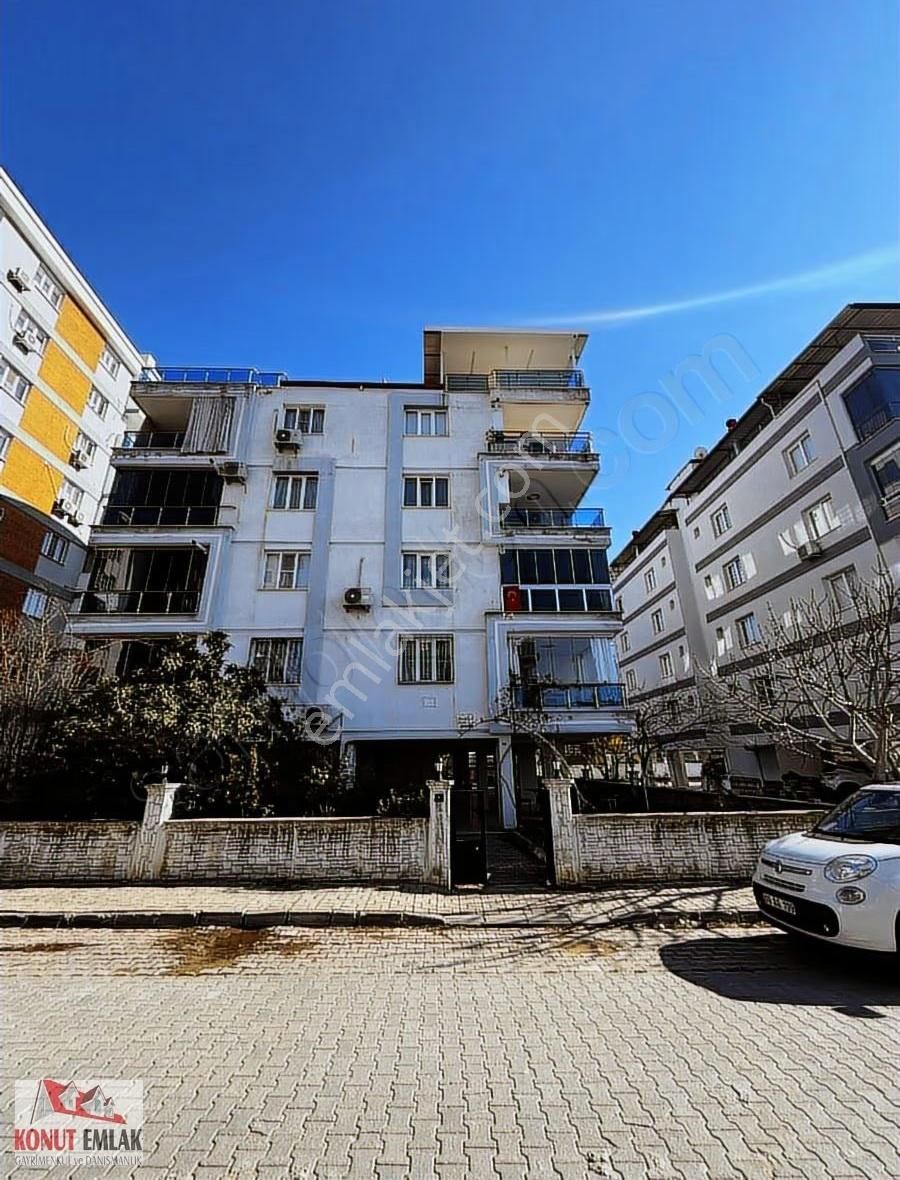 Konut Emlaktan Yeşil Mah Satılık 2+1