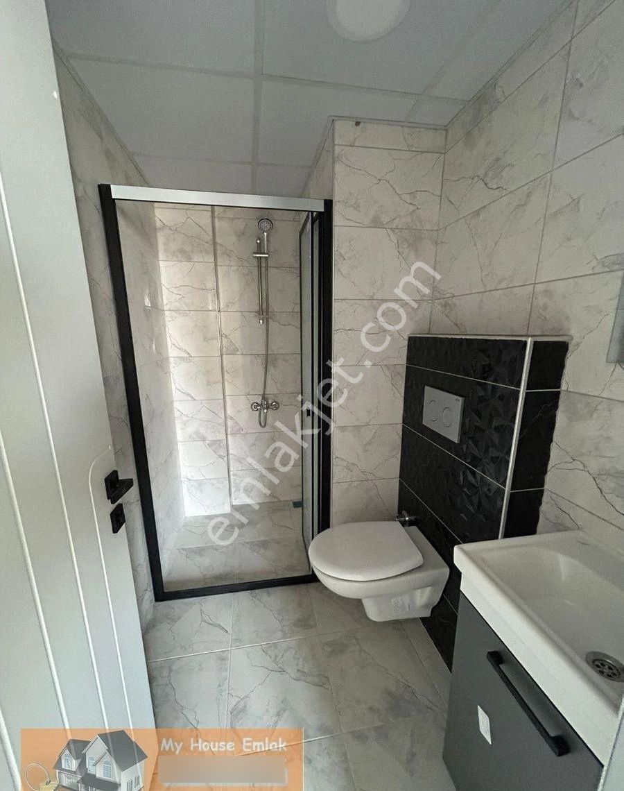 İzmir Gaziemir Sınırında Ebeveyn Banyolu 2+1 Kiralık Daire - Görsel 8